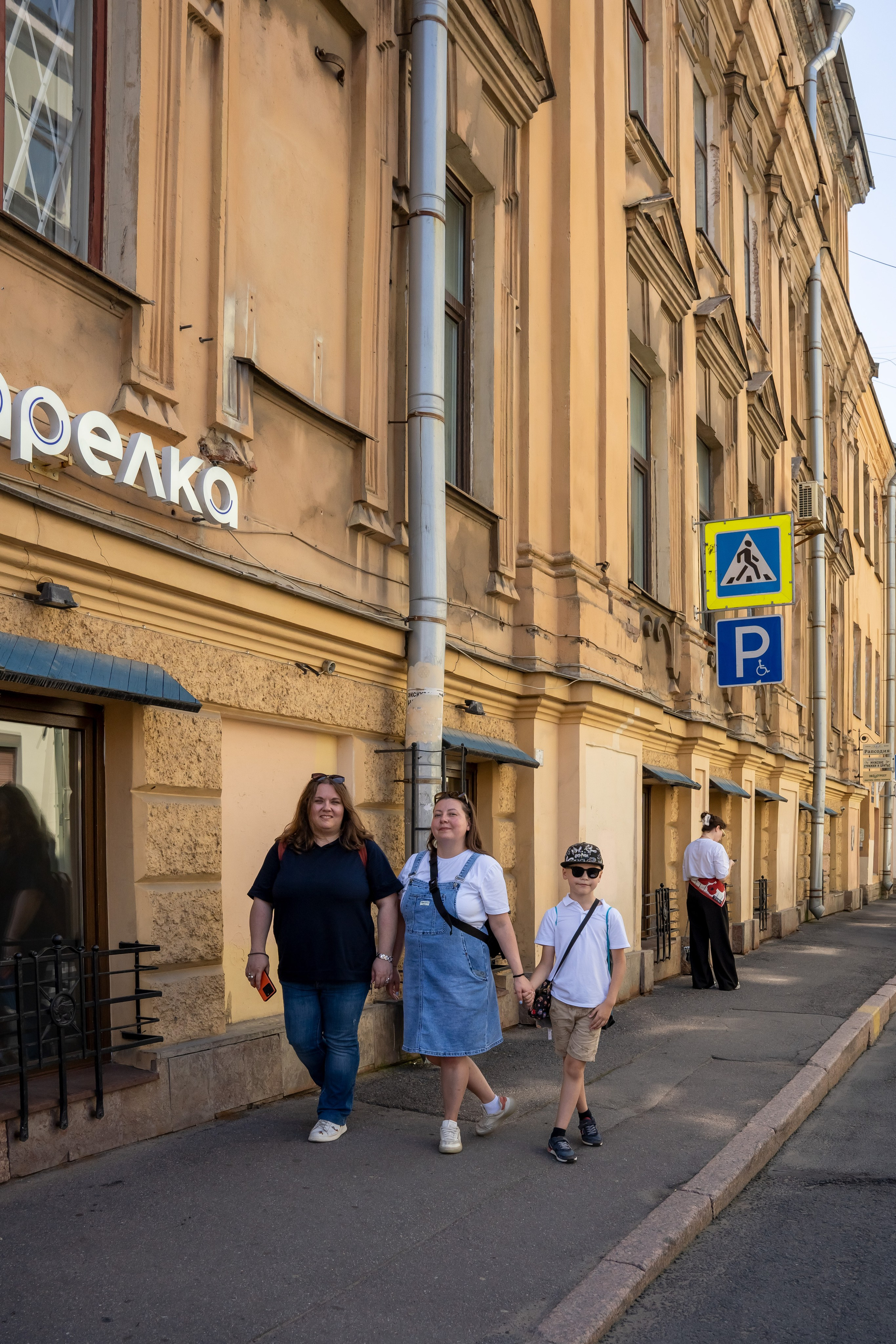 В полдень. Студийный и портретный фотограф в САНКТ-ПЕТЕРБУРГЕИрина Махаон