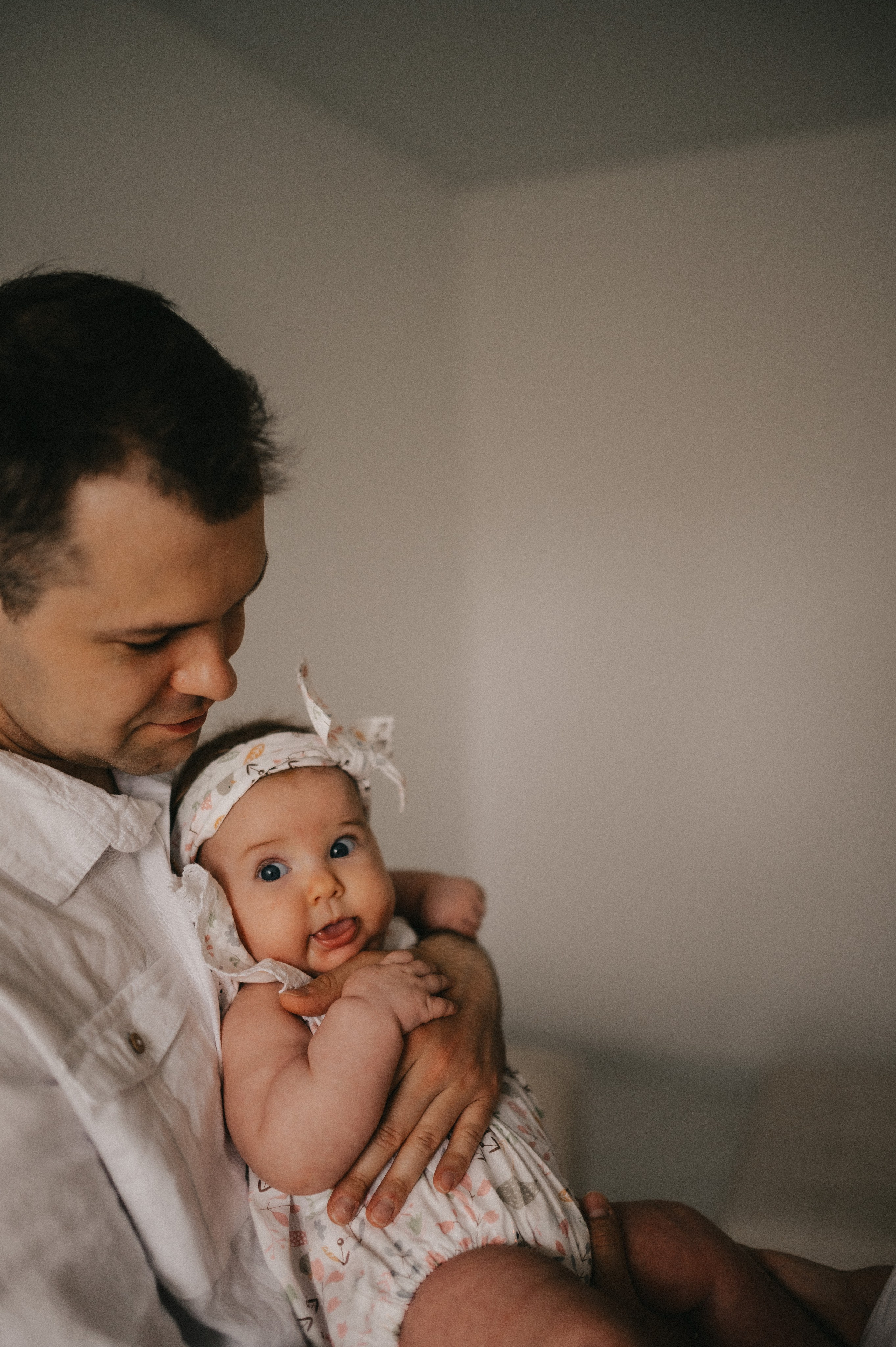 Сергей, Оксана и Алиса дома. Семейный и свадебный lifestyle-фотограф в Москве Мария Петрова