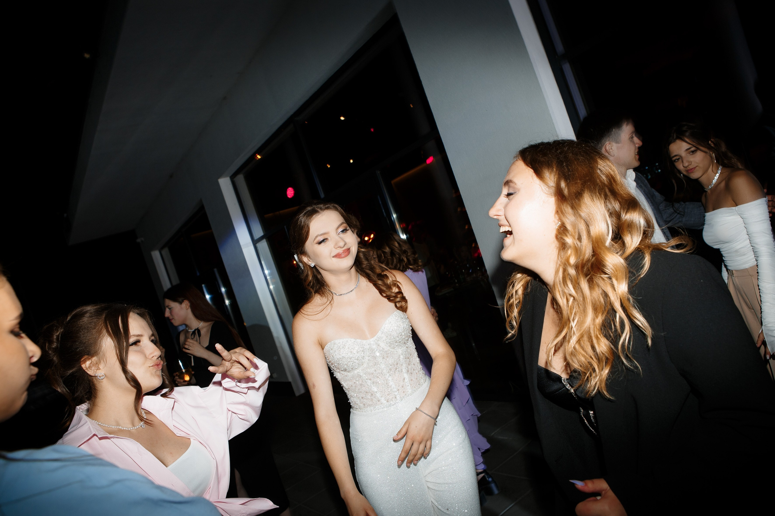 Выпускной Гимназия 12 2024 OpenHouse. Свадебный и портретный Фотограф в Липецке Дмитрий Котюков