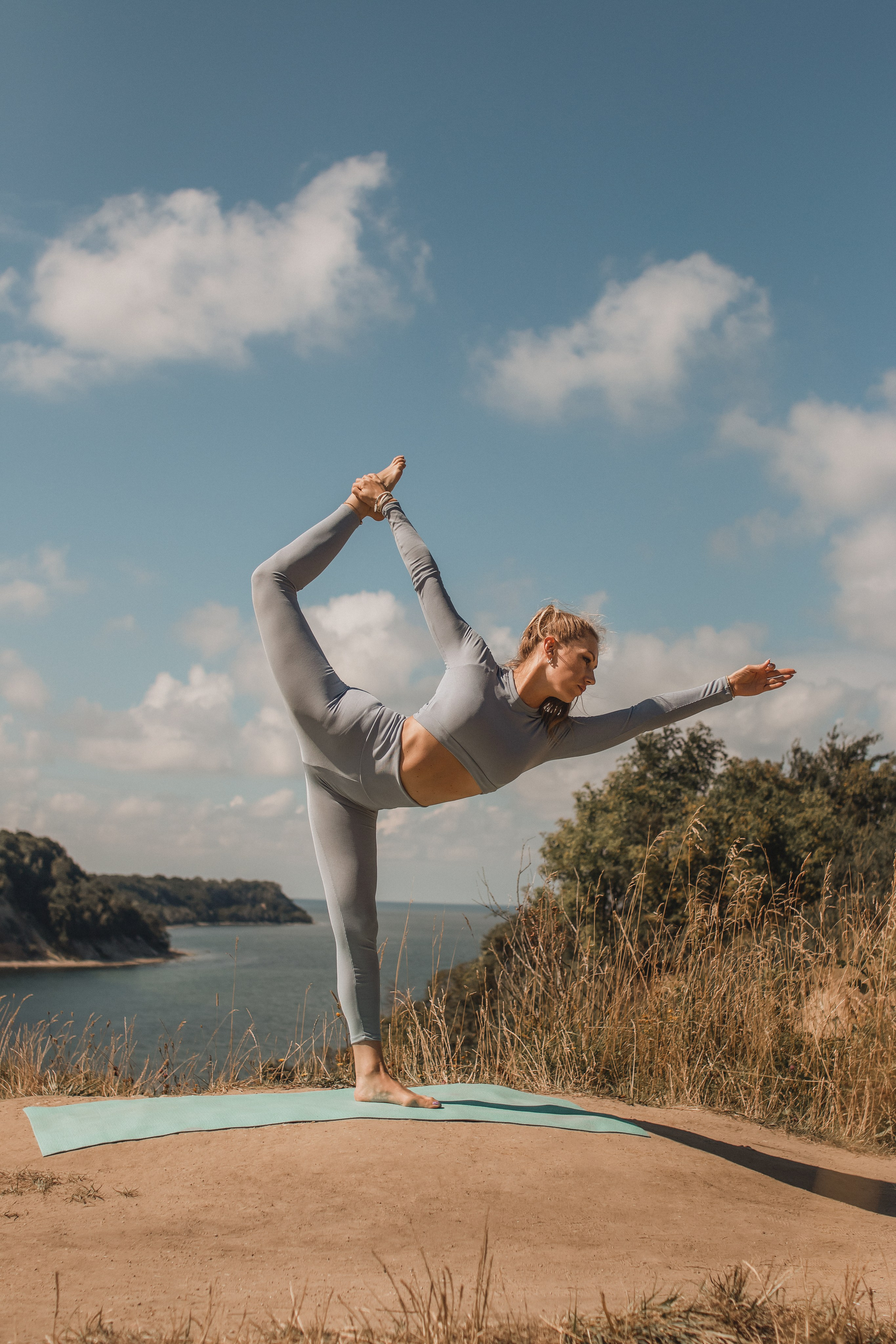 Yoga instructor. Женский и семейный фотограф в Калининграде Надежда Подлипинская