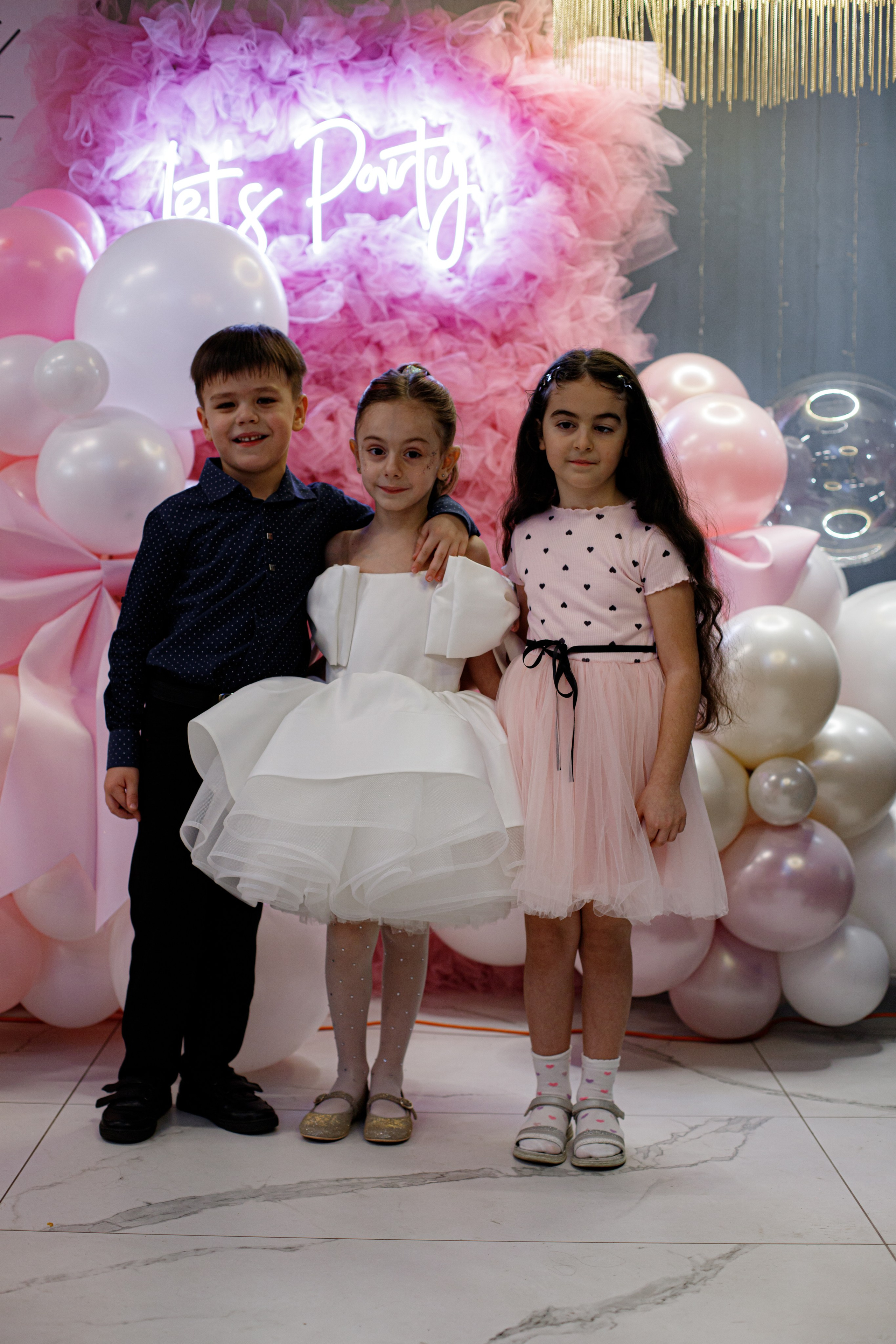 ASIA'S BIRTHDAY PARTY. Photokarish