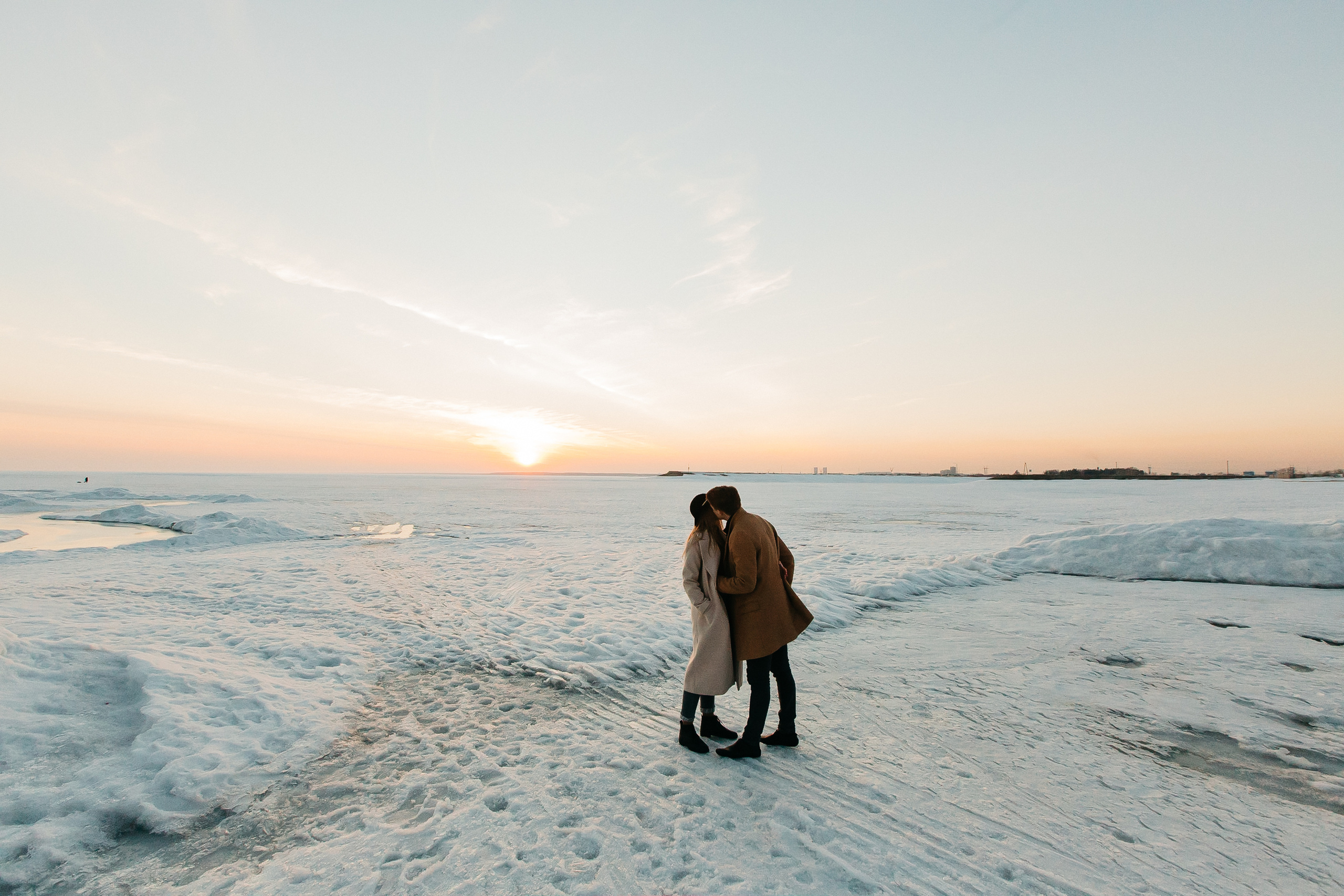 С Солнцем я прощаюсь на закате…а оно в улыбке расплылось))). Душевный фотограф Ваших самых ярких событий Марина Погребняк