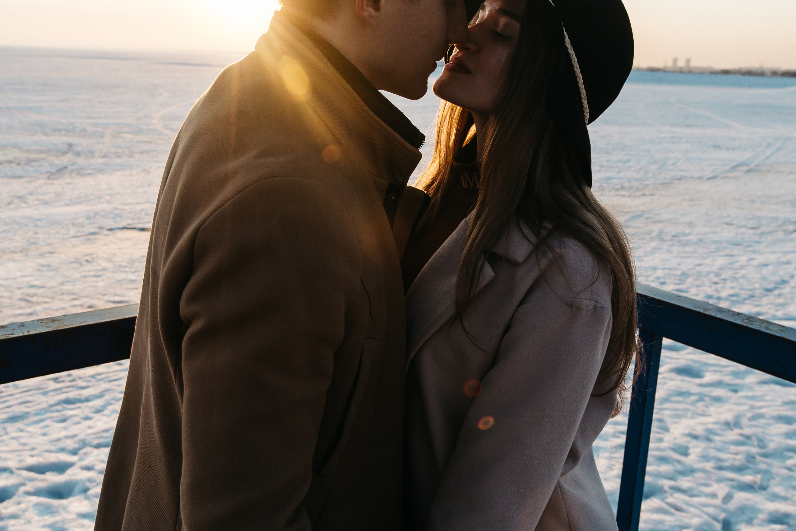 С Солнцем я прощаюсь на закате…а оно в улыбке расплылось))). Душевный фотограф Ваших самых ярких событий Марина Погребняк