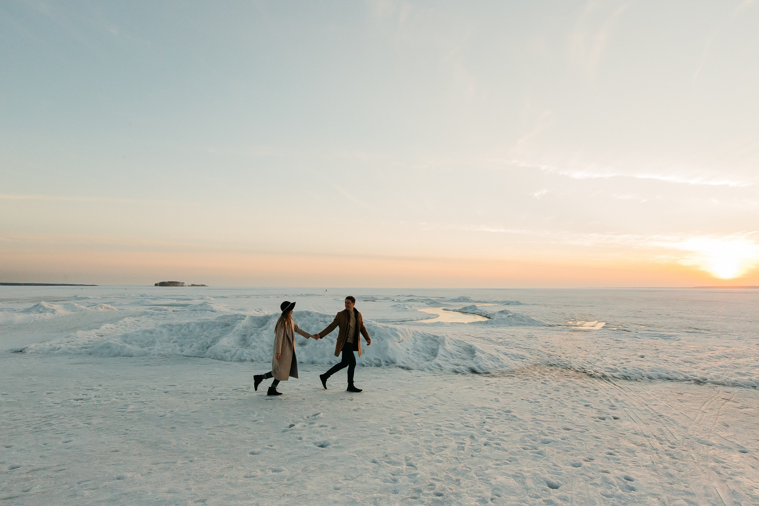 С Солнцем я прощаюсь на закате…а оно в улыбке расплылось))). Душевный фотограф Ваших самых ярких событий Марина Погребняк