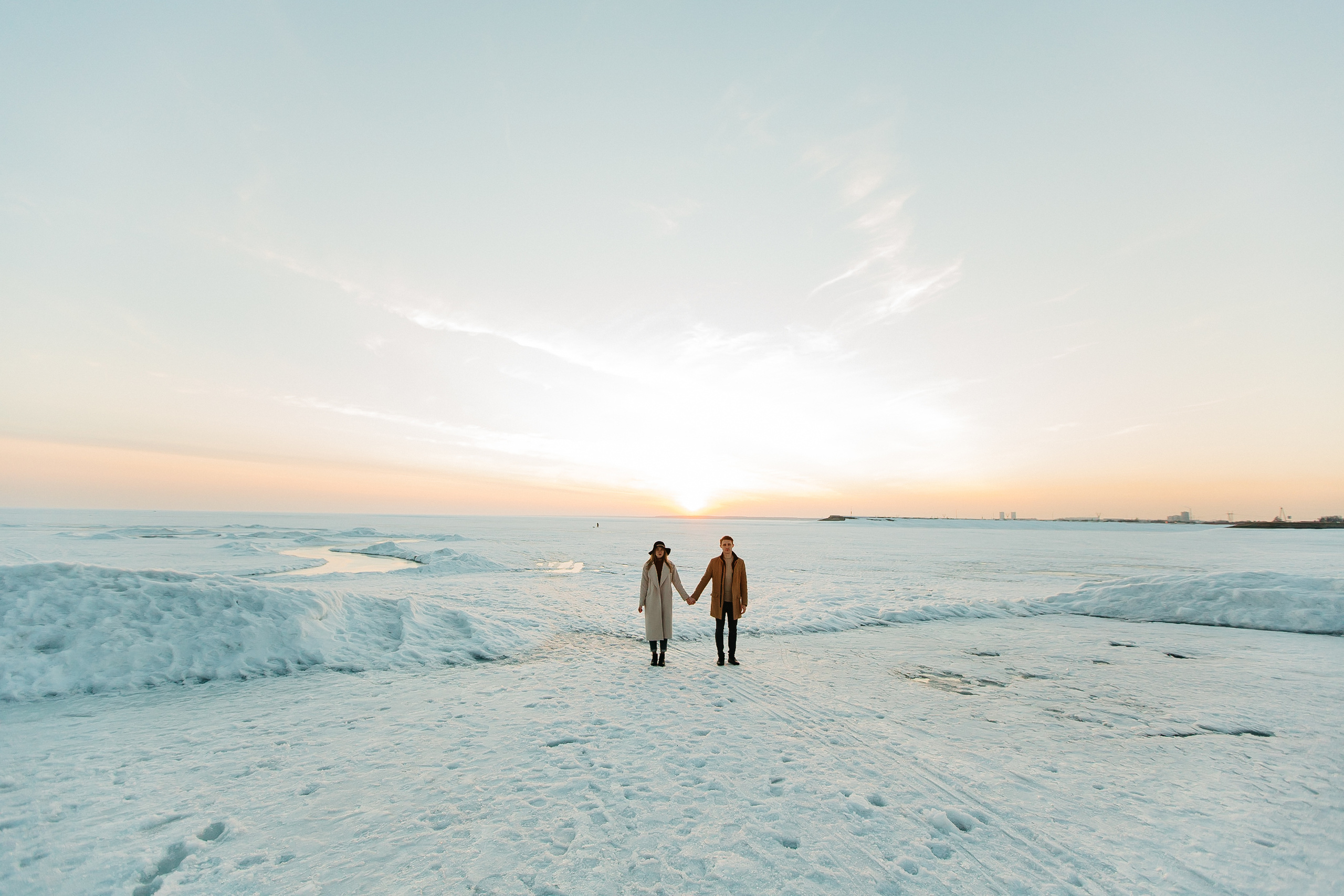С Солнцем я прощаюсь на закате…а оно в улыбке расплылось))). Душевный фотограф Ваших самых ярких событий Марина Погребняк