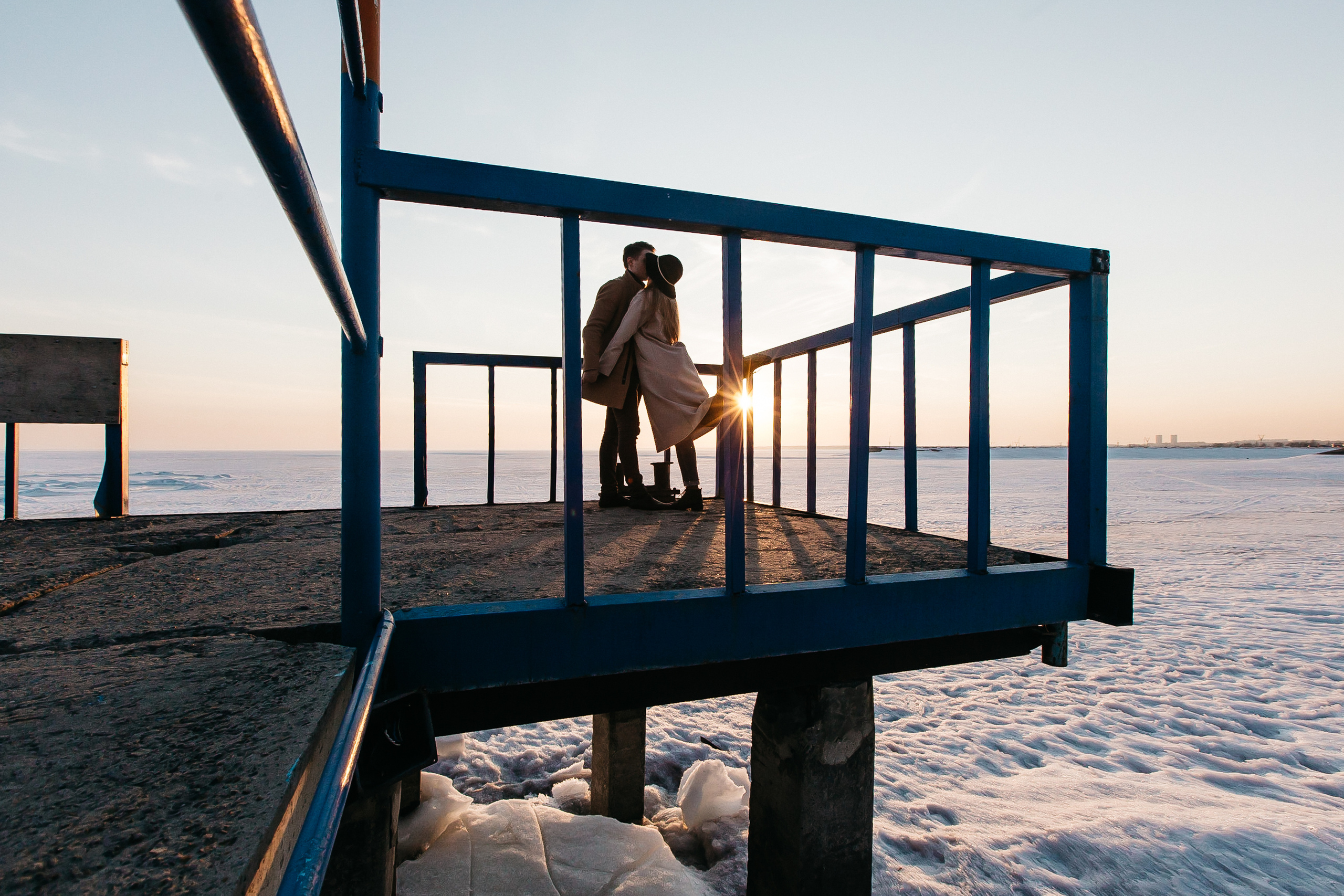 С Солнцем я прощаюсь на закате…а оно в улыбке расплылось))). Душевный фотограф Ваших самых ярких событий Марина Погребняк