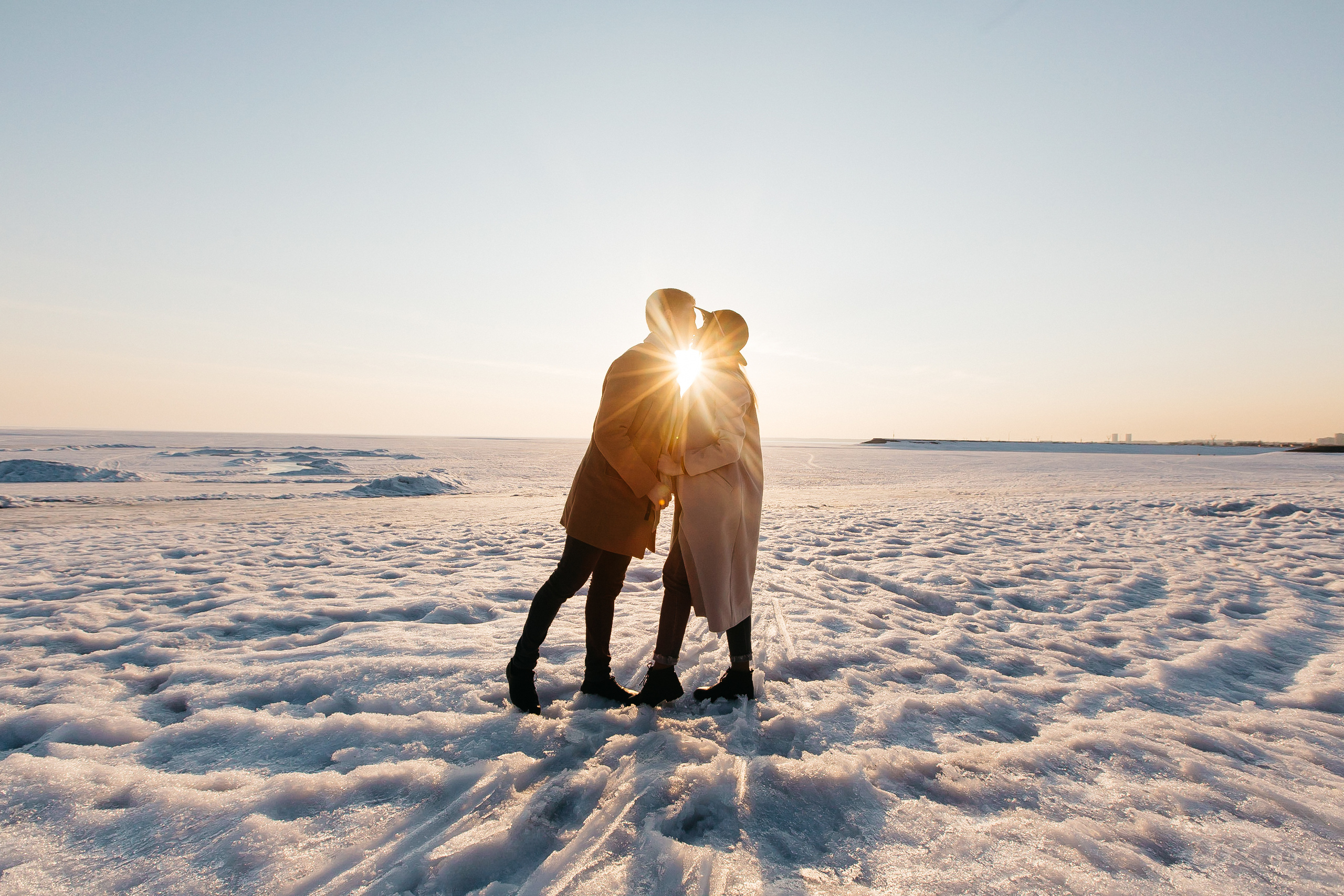 С Солнцем я прощаюсь на закате…а оно в улыбке расплылось))). Душевный фотограф Ваших самых ярких событий Марина Погребняк