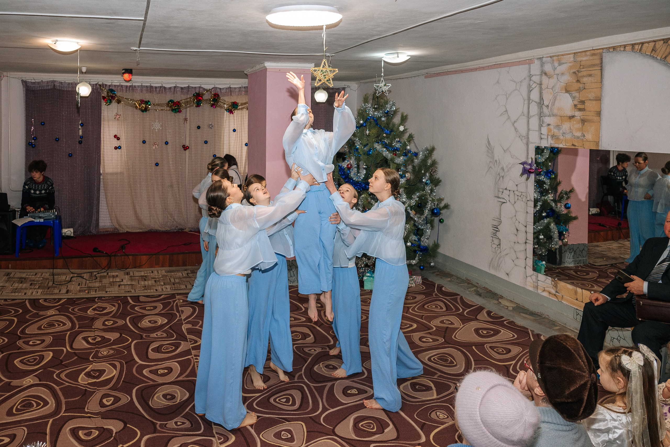 Новогодняя ёлка 2026. Семейный клуб «Открытый город»