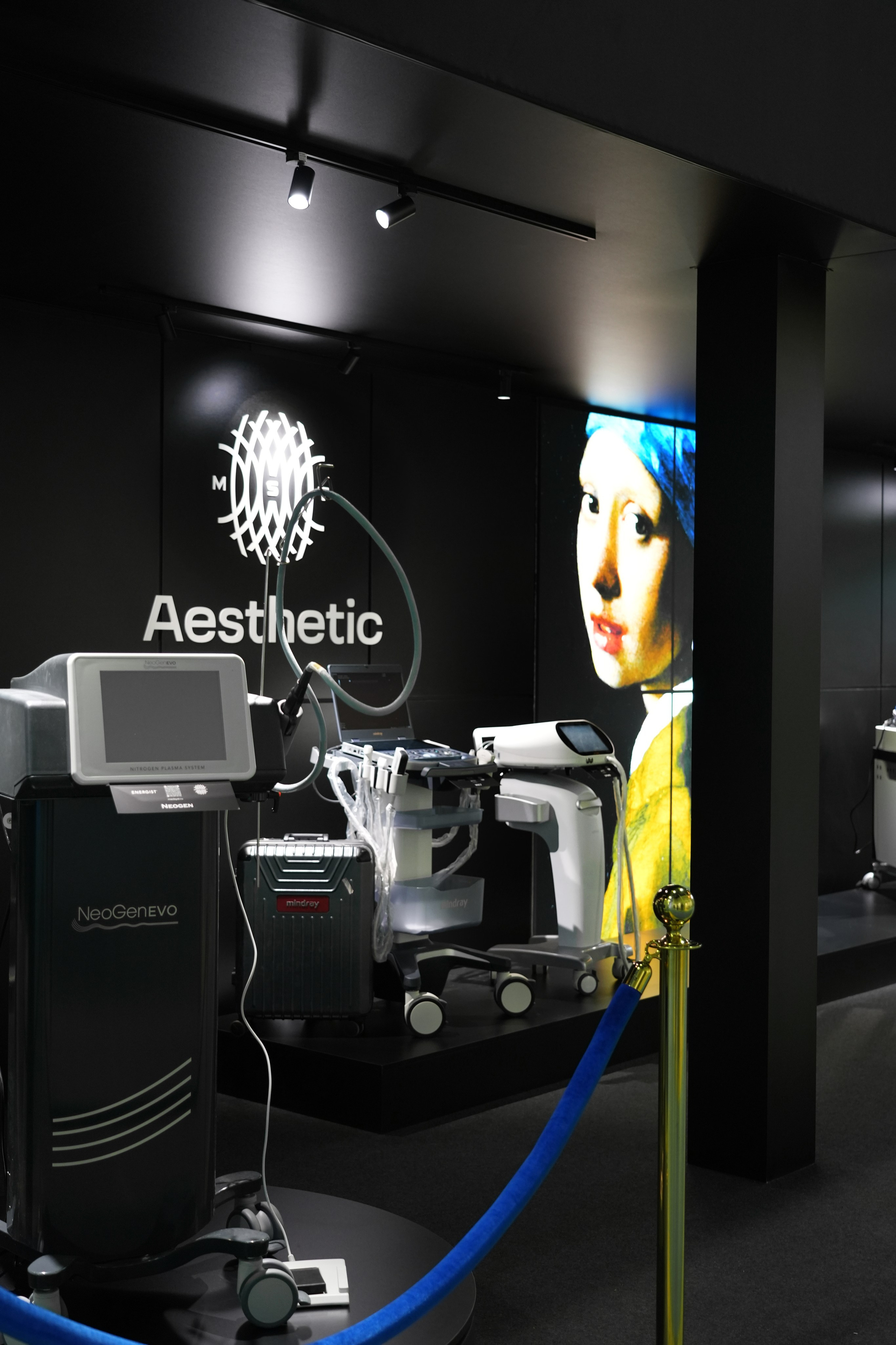 О дизайнере