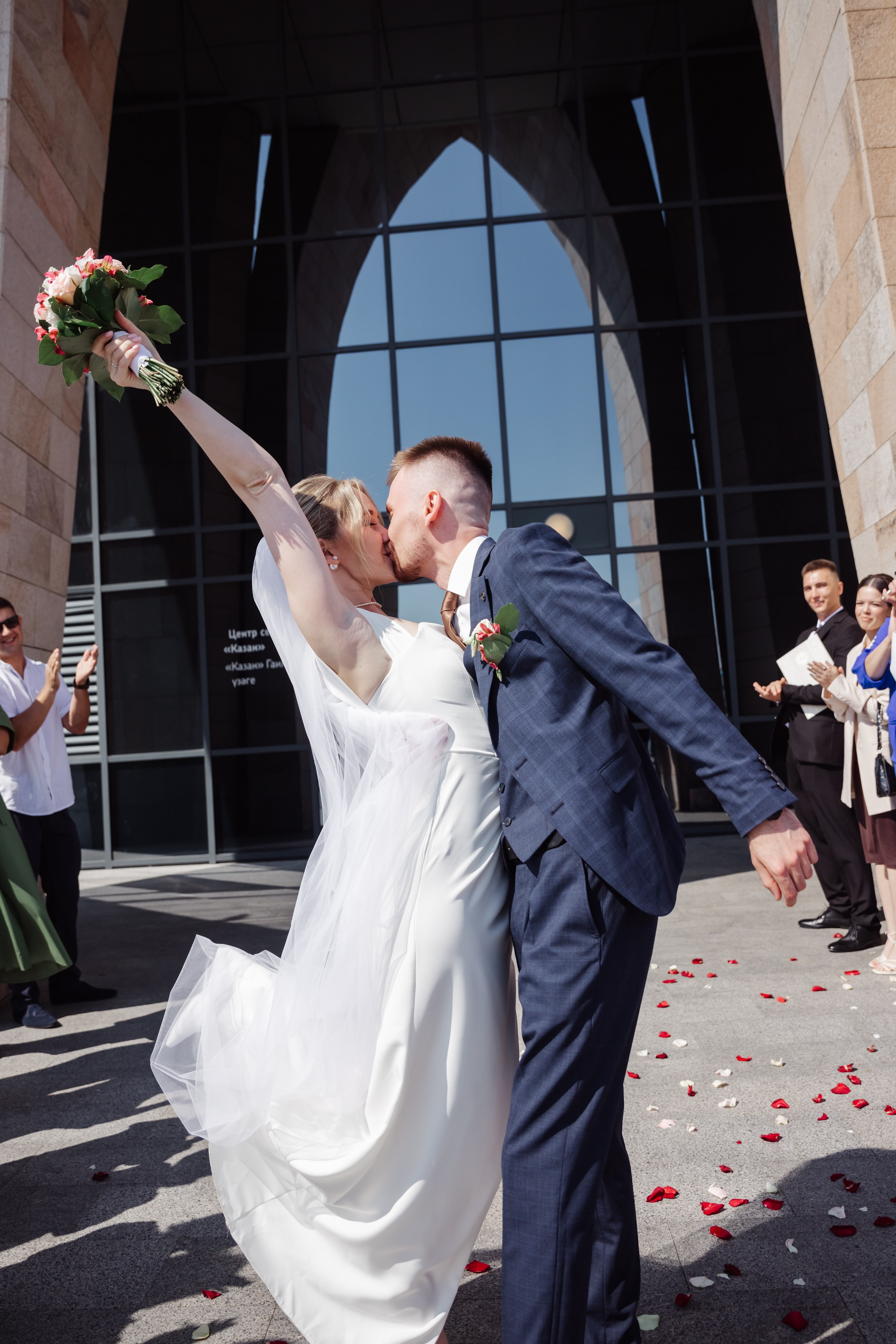 Свадебная съёмка. Люксмедиа — это команда фотографов и видеографов. Город Казань. Дамир Сафин