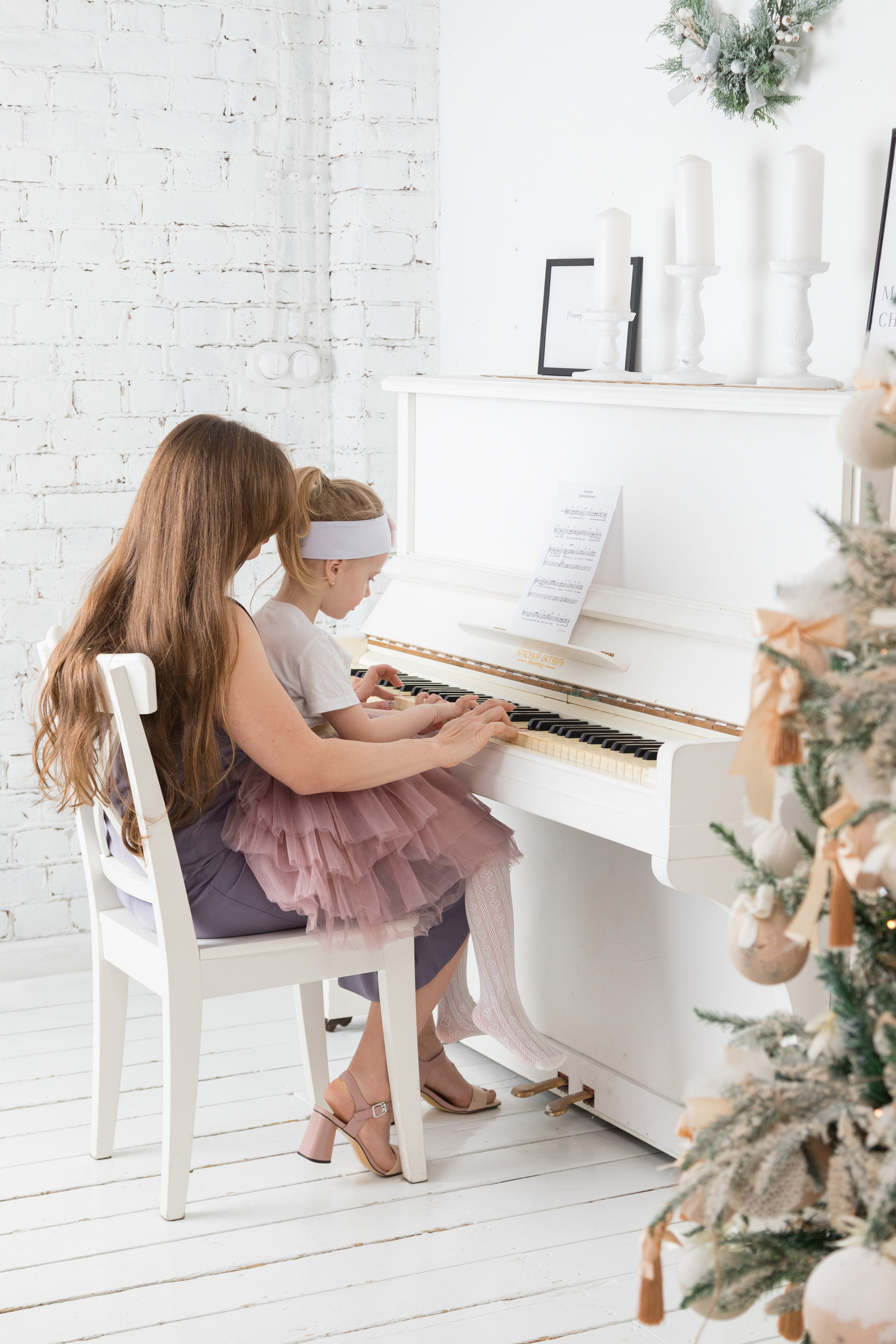 Семейная новогодняя съёмка в фотостудии Daily. Детский и контент фотограф Надя Волкова Санкт-Петербург