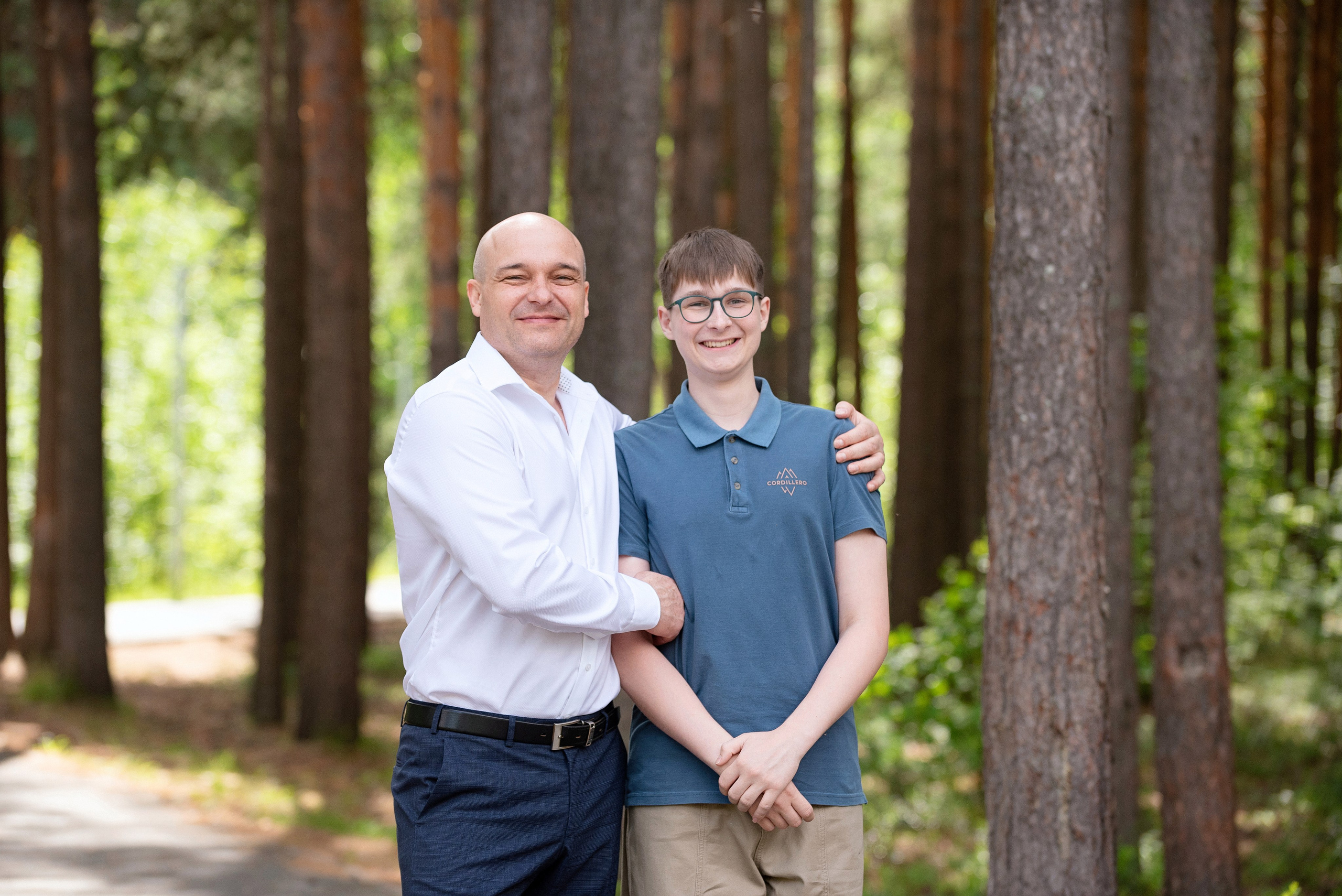 Семейная прогулка в парке Кедровый Лог. Детский и семейный фотограф в Сургуте и Нефтеюганске Анна Старцева