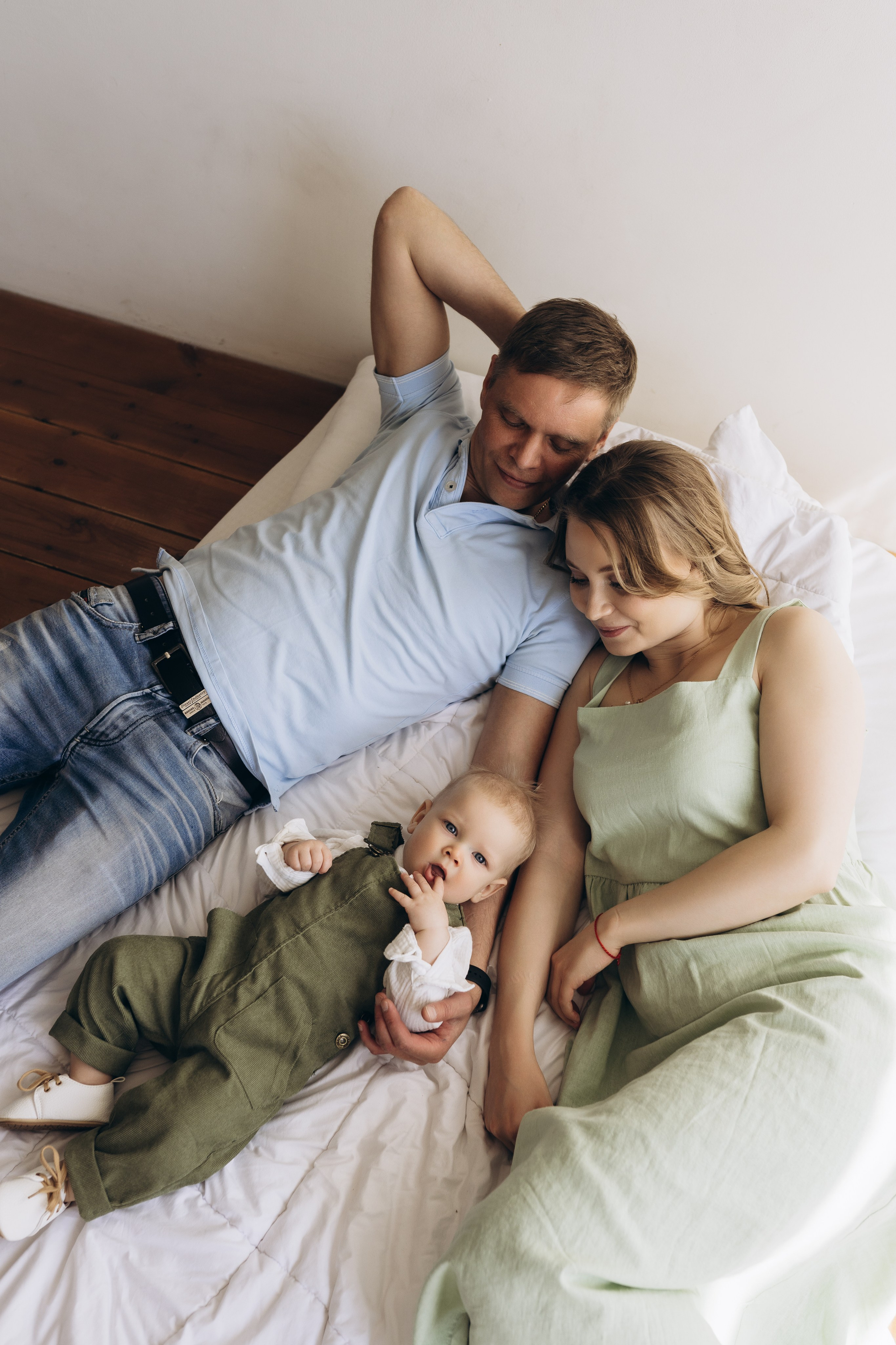 Семейная фотосессия в студии в Москве, семейный фотограф Анна Полушина. Свадебный фотограф в Москве Анна Полушина