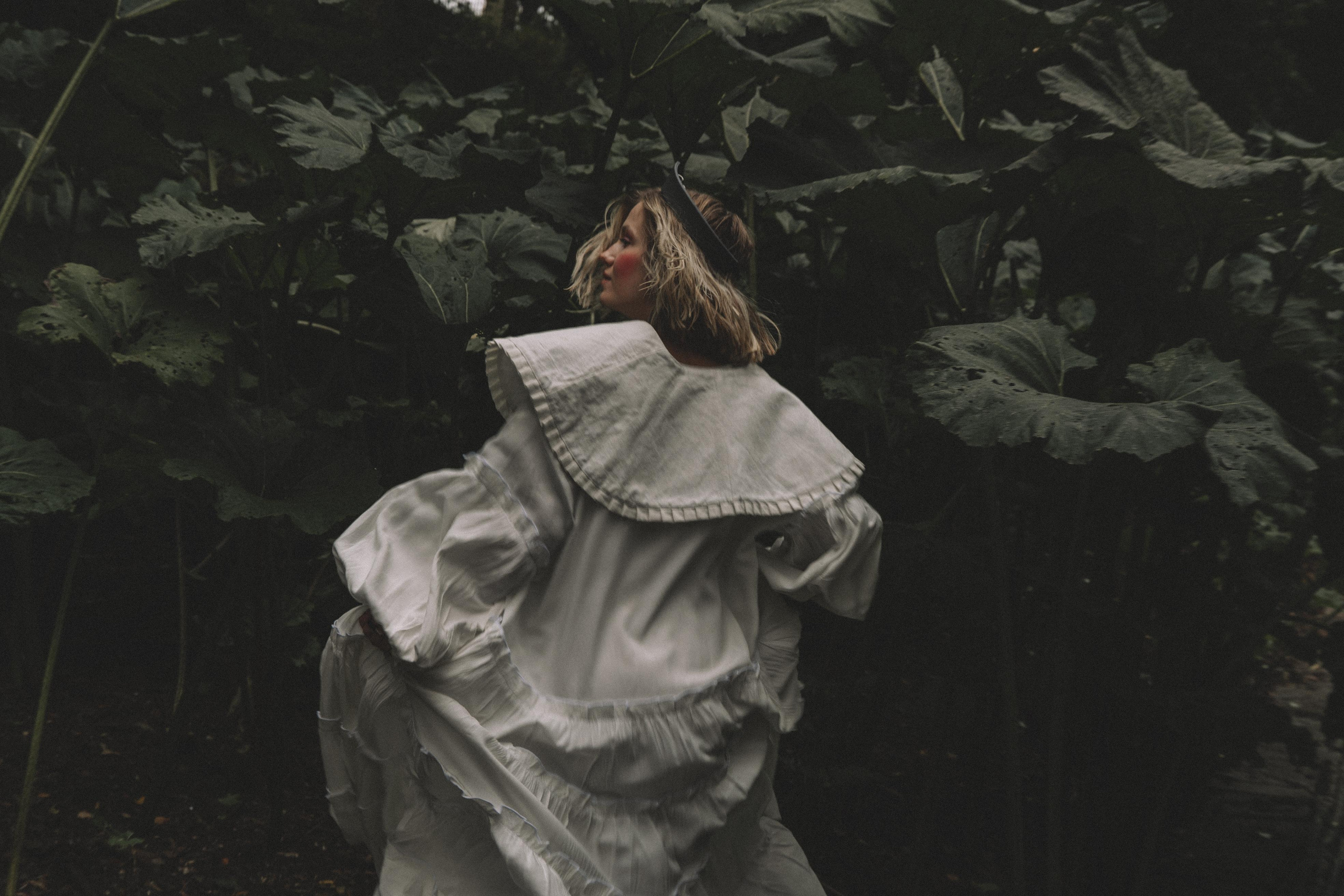 Ира. Привет, меня зовут Эмилия. Сниму кино о тебе