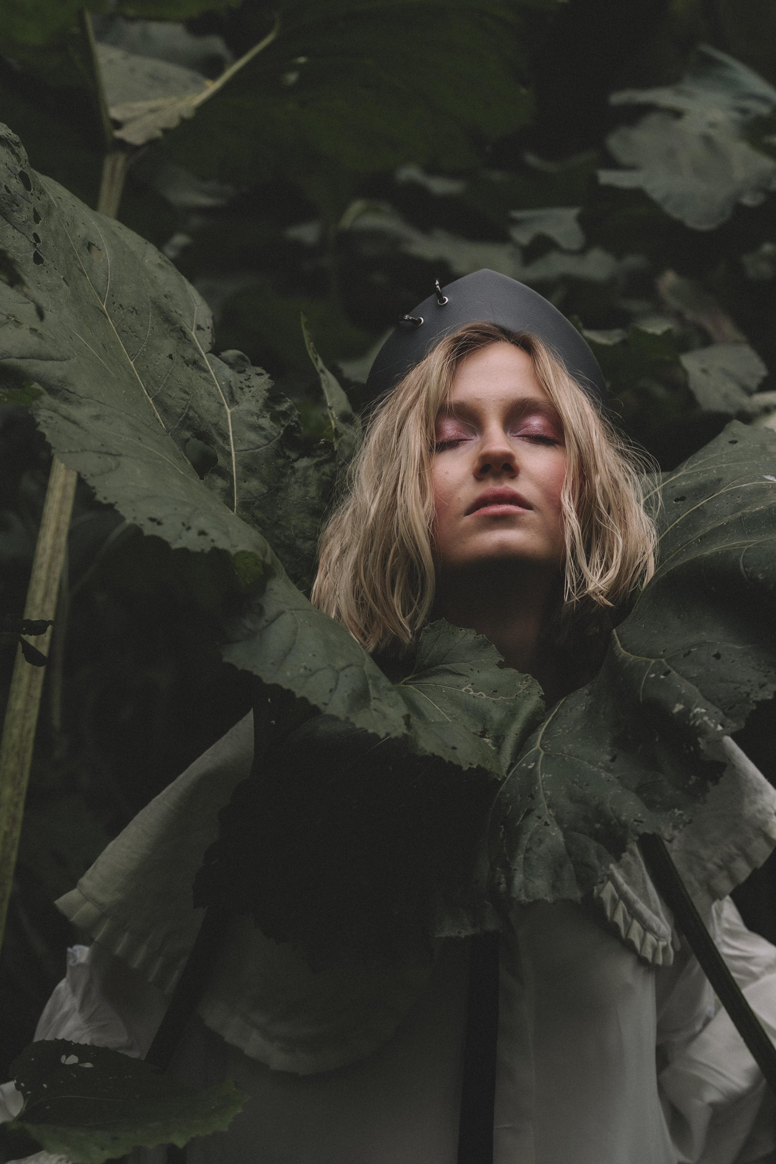 Ира. Привет, меня зовут Эмилия. Сниму кино о тебе