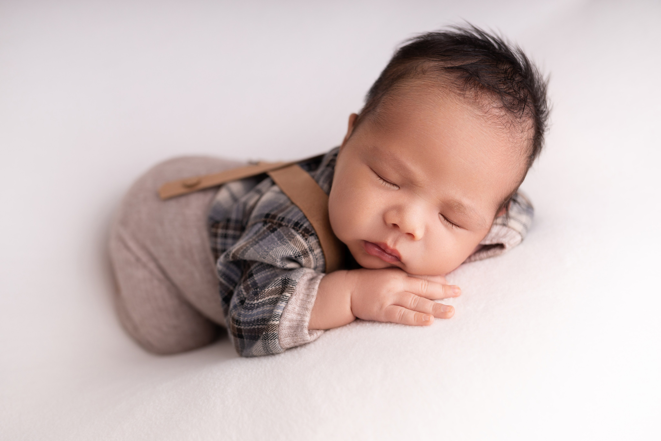 Классическая фотосессия малыша. Фотограф новорожденных малышей в Омске и Омской области Эльвира Камаева