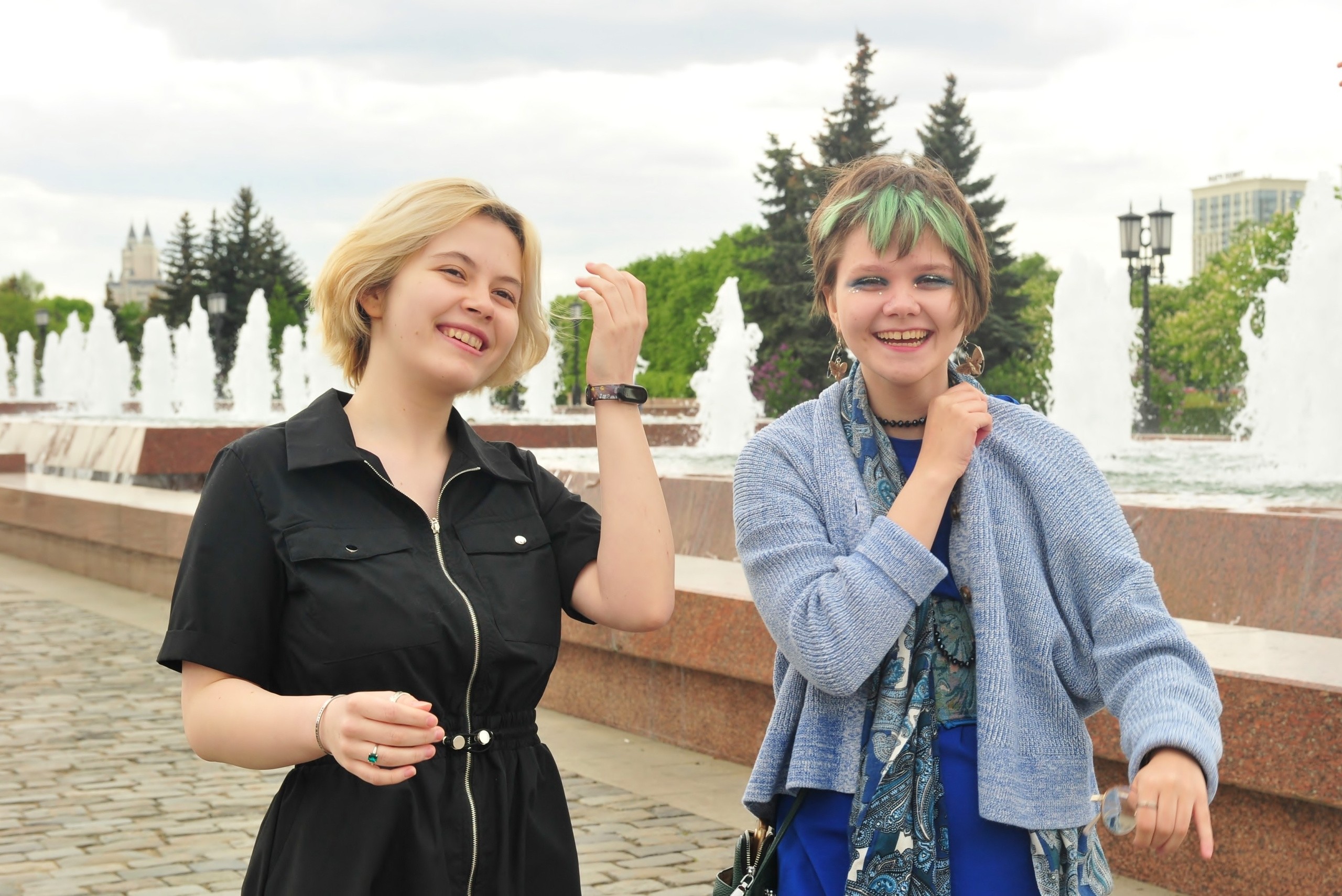 Последний Звонок на Поклонной Горе (уличная фотосессия 9-классников). Свадебный и семейный фотограф в Москве Ирина Гончарова