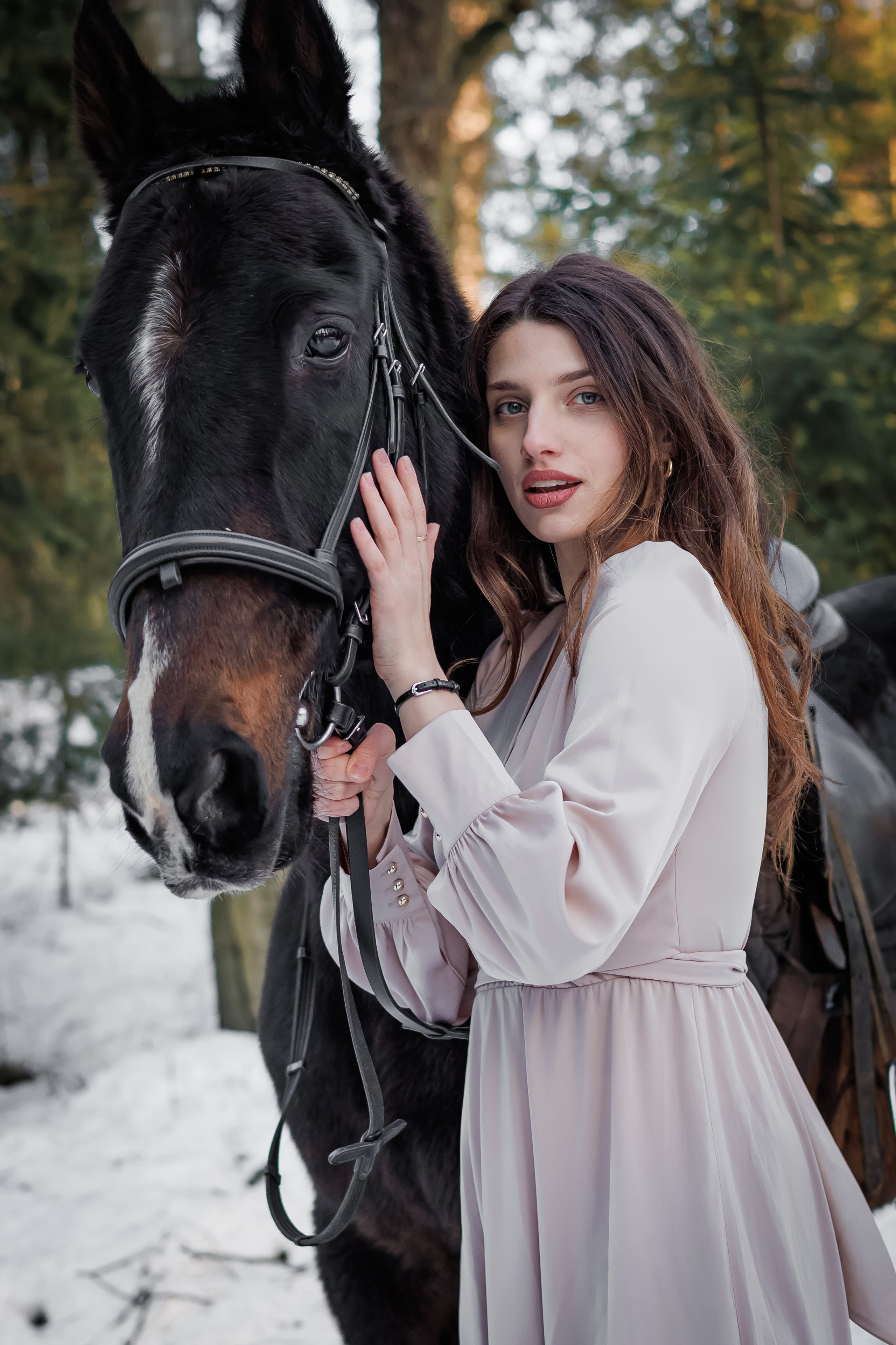 Илона. Фотопрогулка в Шуваловском парке на лошади. Портретный фотограф Панферова Регина г. Санкт-Петербург, г. Казань