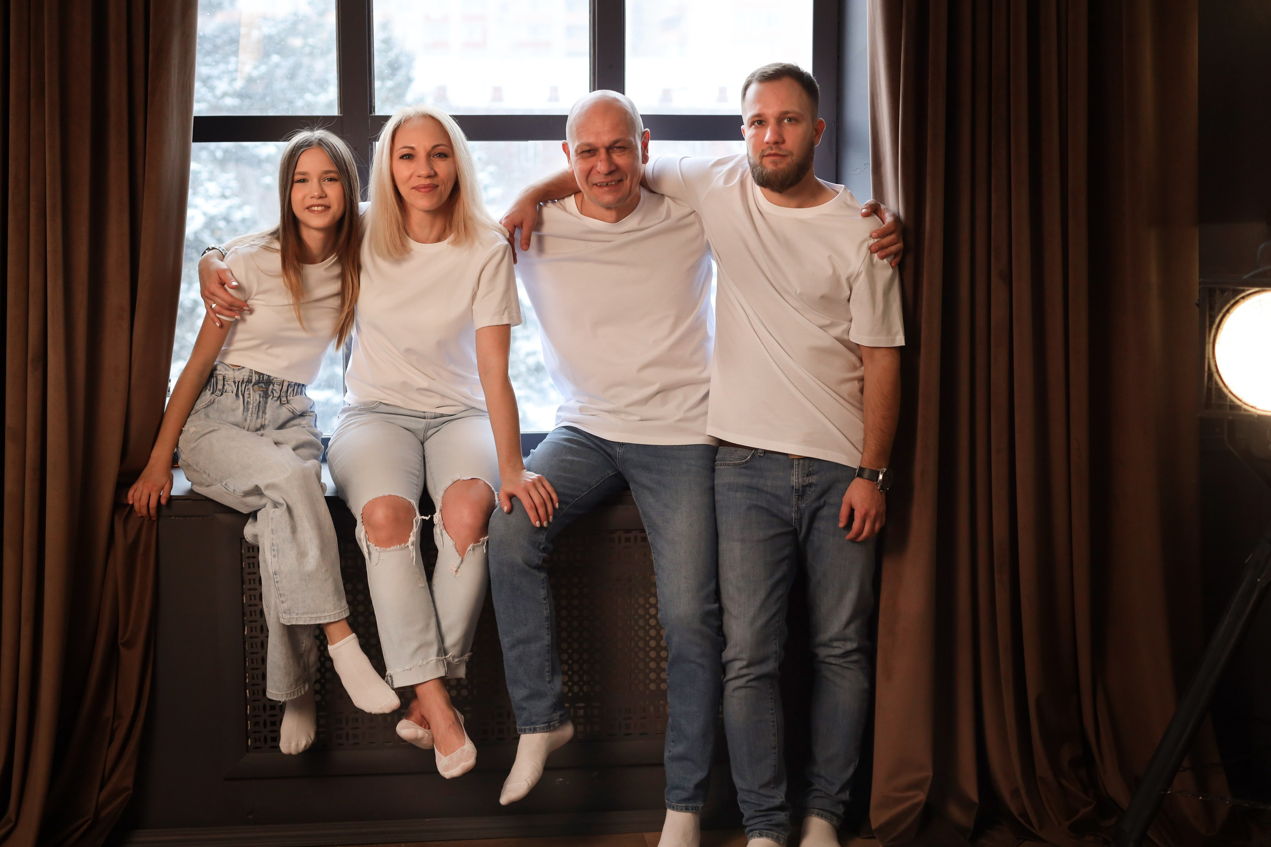 Семейная фотосессия в студии. Семейный и школьный фотограф в Краснодаре Юлия Избенко. Выпускные альбомы Краснодар