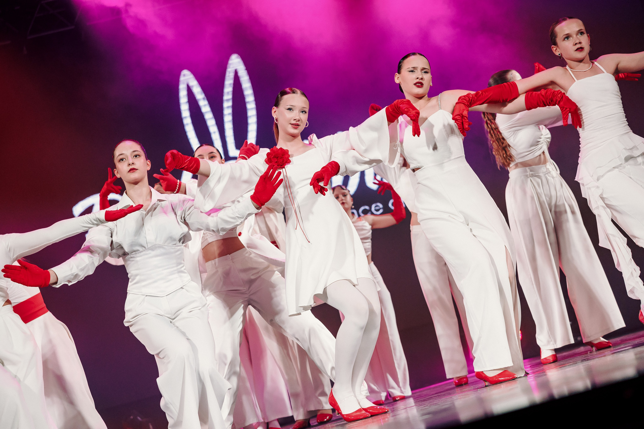 Отчётный концерт танцевальной школы «Red Rabbits» 2025. Лёшка Варзегов — фотограф