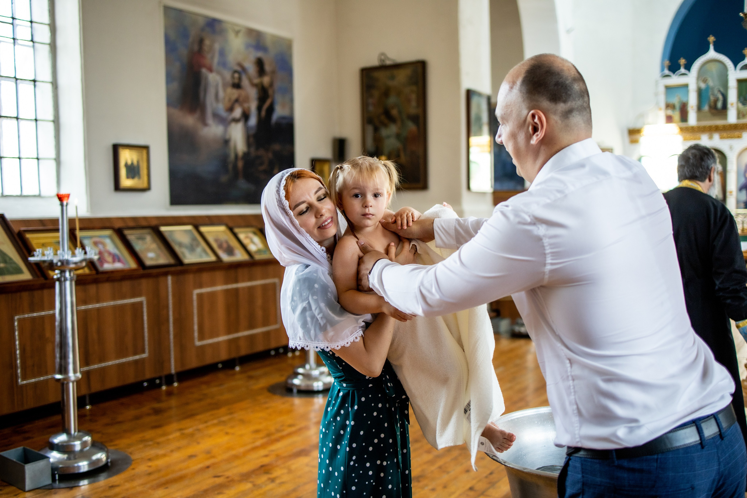 Таинство Крещения Евы, Арины и Дарьи. Фотограф Надежда Лукьянова