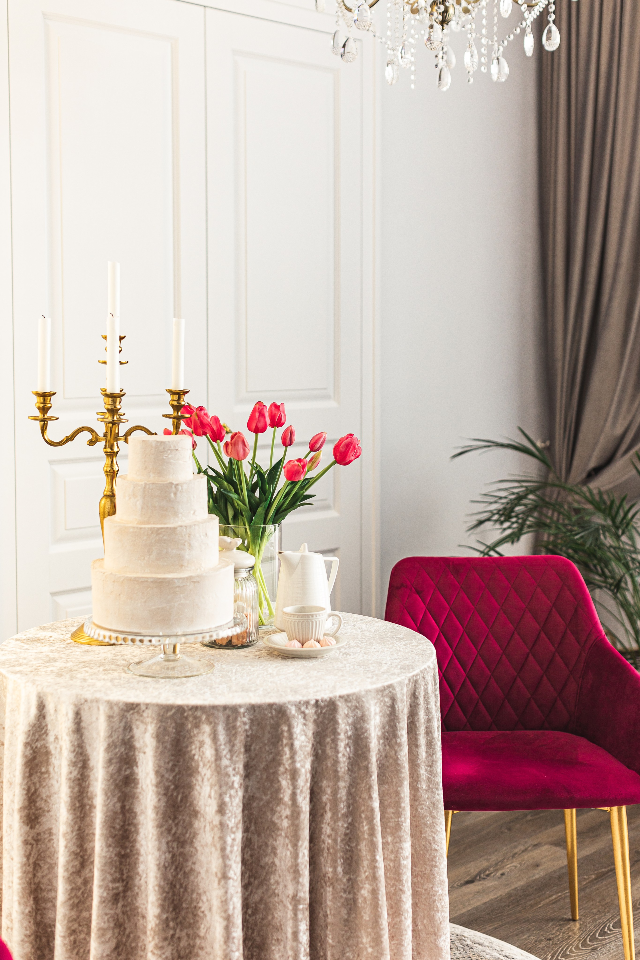 Светлая, просторная фотостудия в Тюмени. Профессиональный фотограф в Тюмени Наталья Кравченко