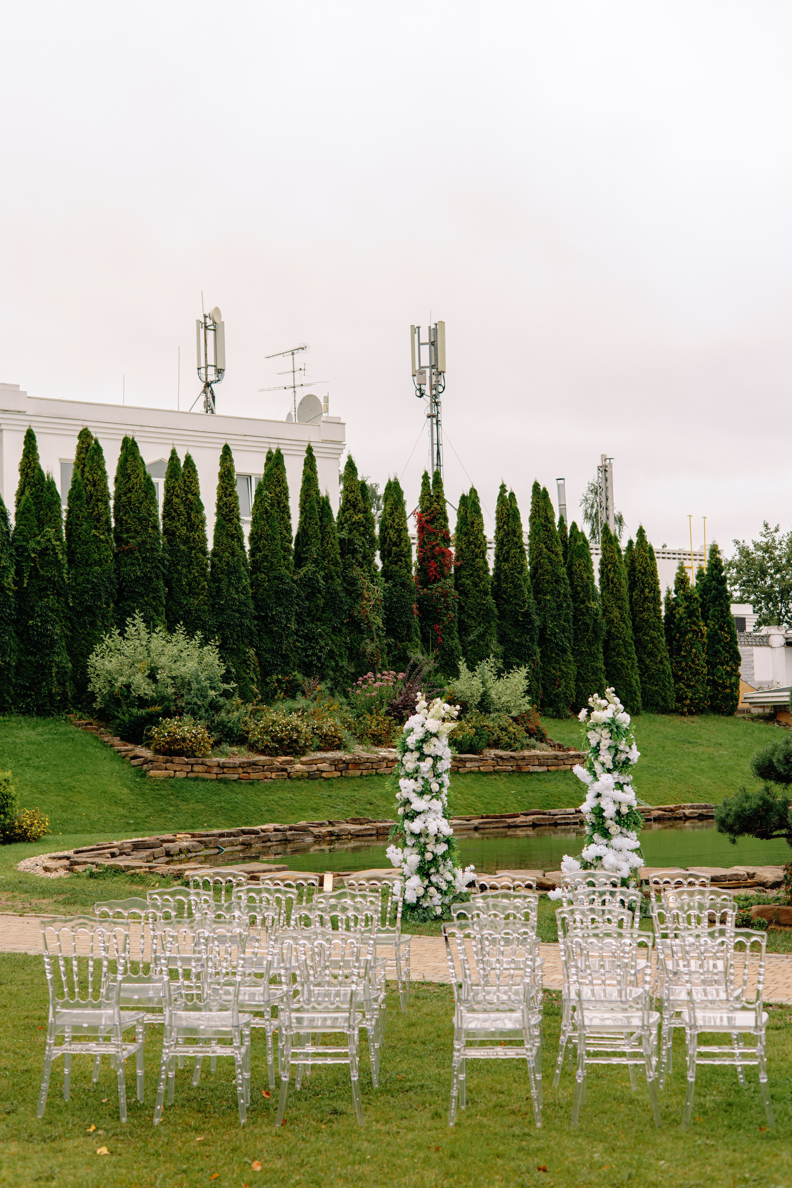 А ВНУТРИ — УРАГАН