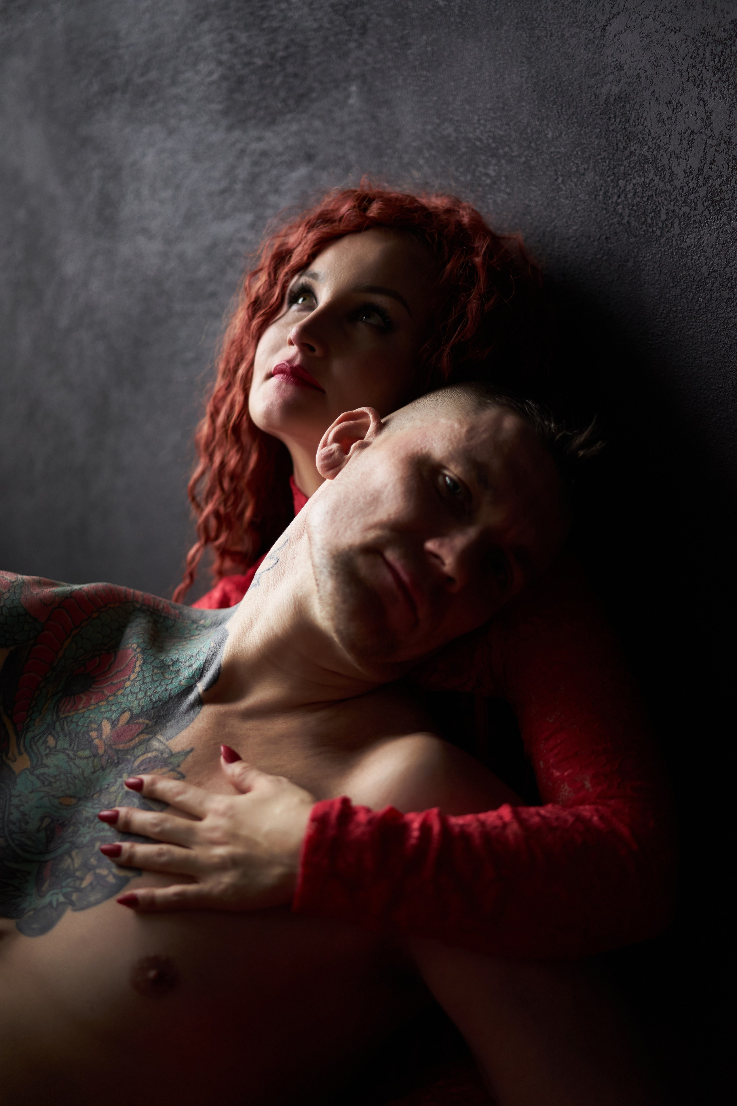 Фотосессия влюбленных в студии. Фотограф Екатеринбург Кокшарова Александра