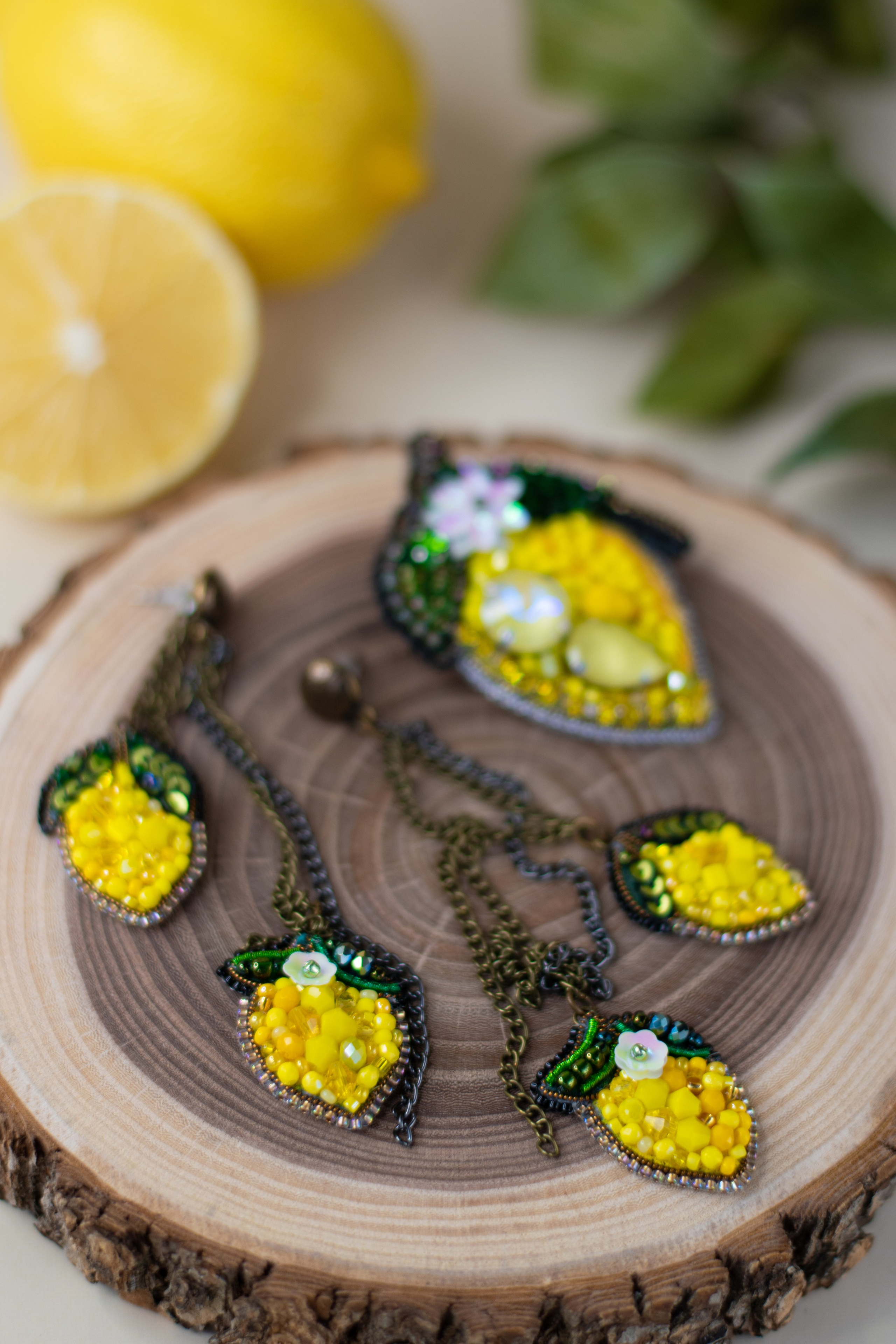 Серьги и брошь ручной работы «Лимоны». Фотограф Санкт-Петербург | Дарья Першина