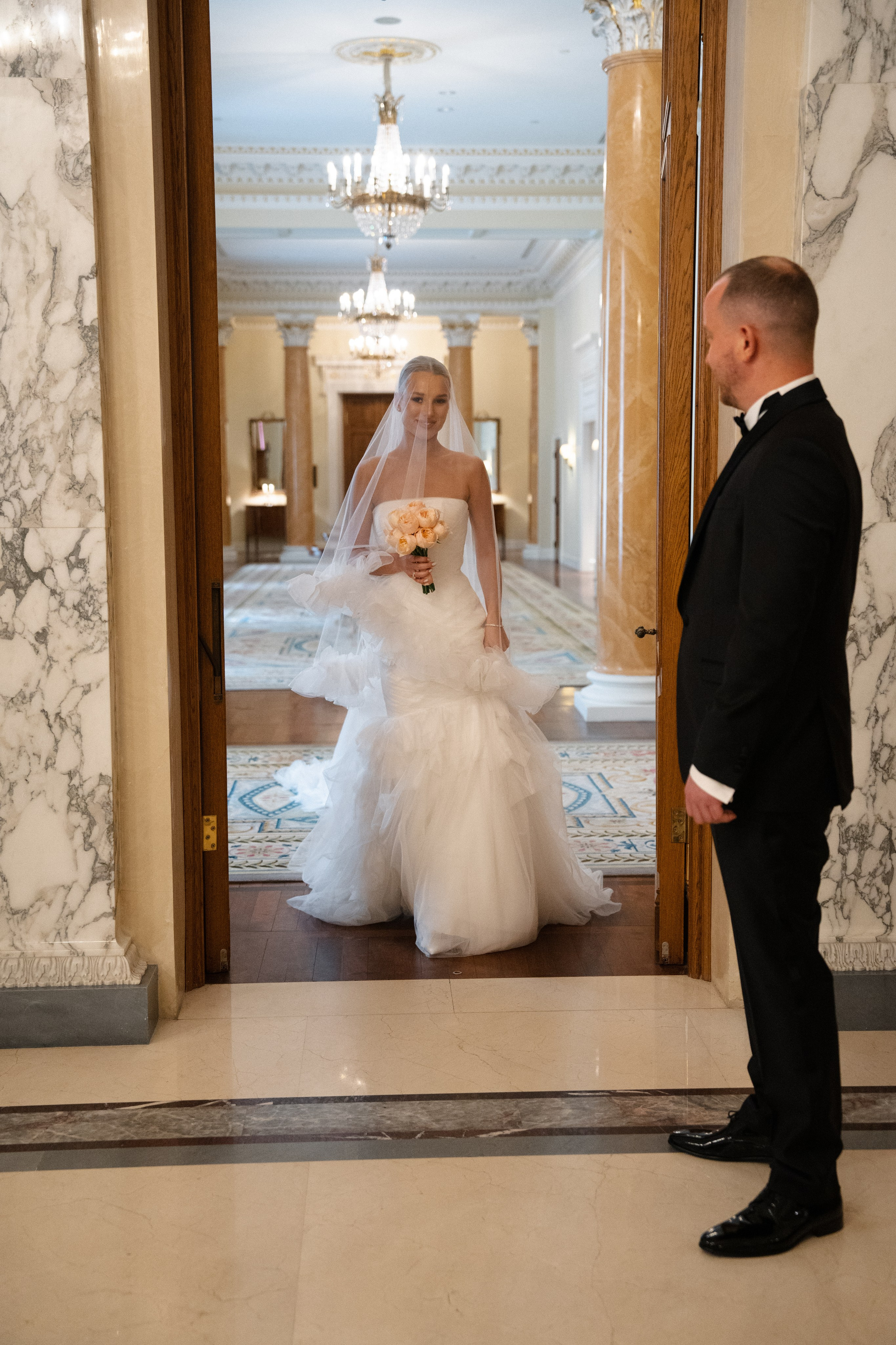 Анна Сергей. Камерная свадьба в Фосизонс в стиле неоклассика. Свадебный фотограф организатор в Санкт-Петербурге Ассоль Опарина