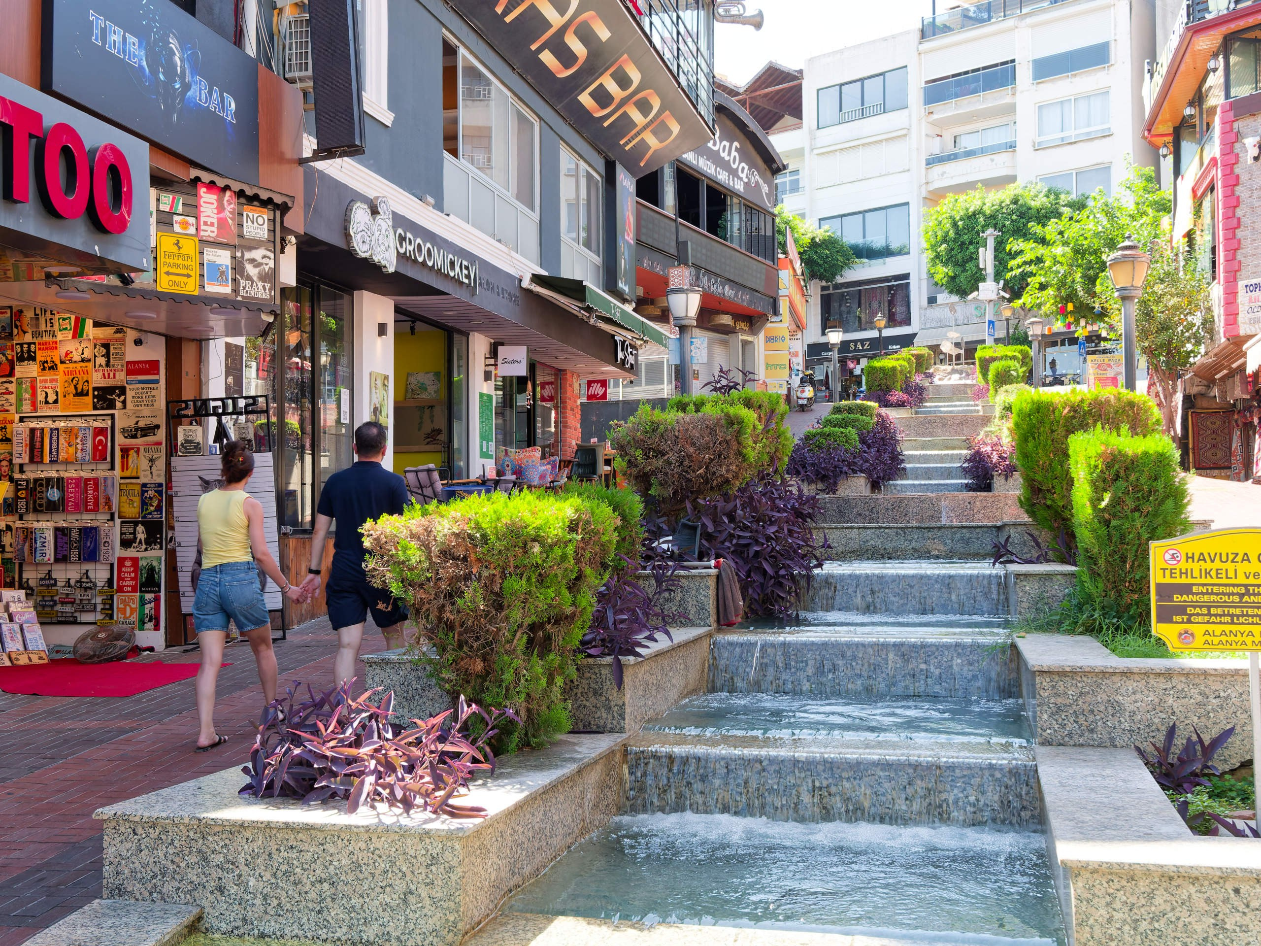 Алания 2025, город, стрит-фото. Избранные фотографии