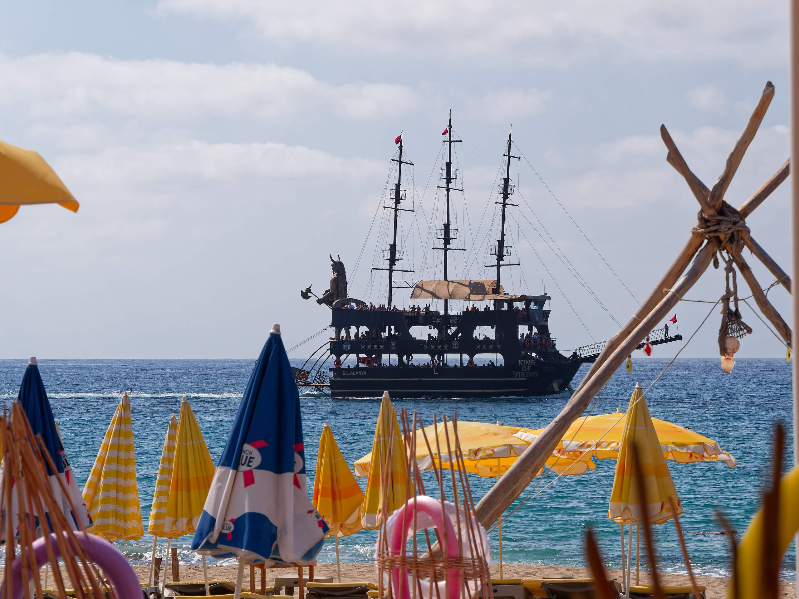 Алания 2025, город, стрит-фото. Избранные фотографии