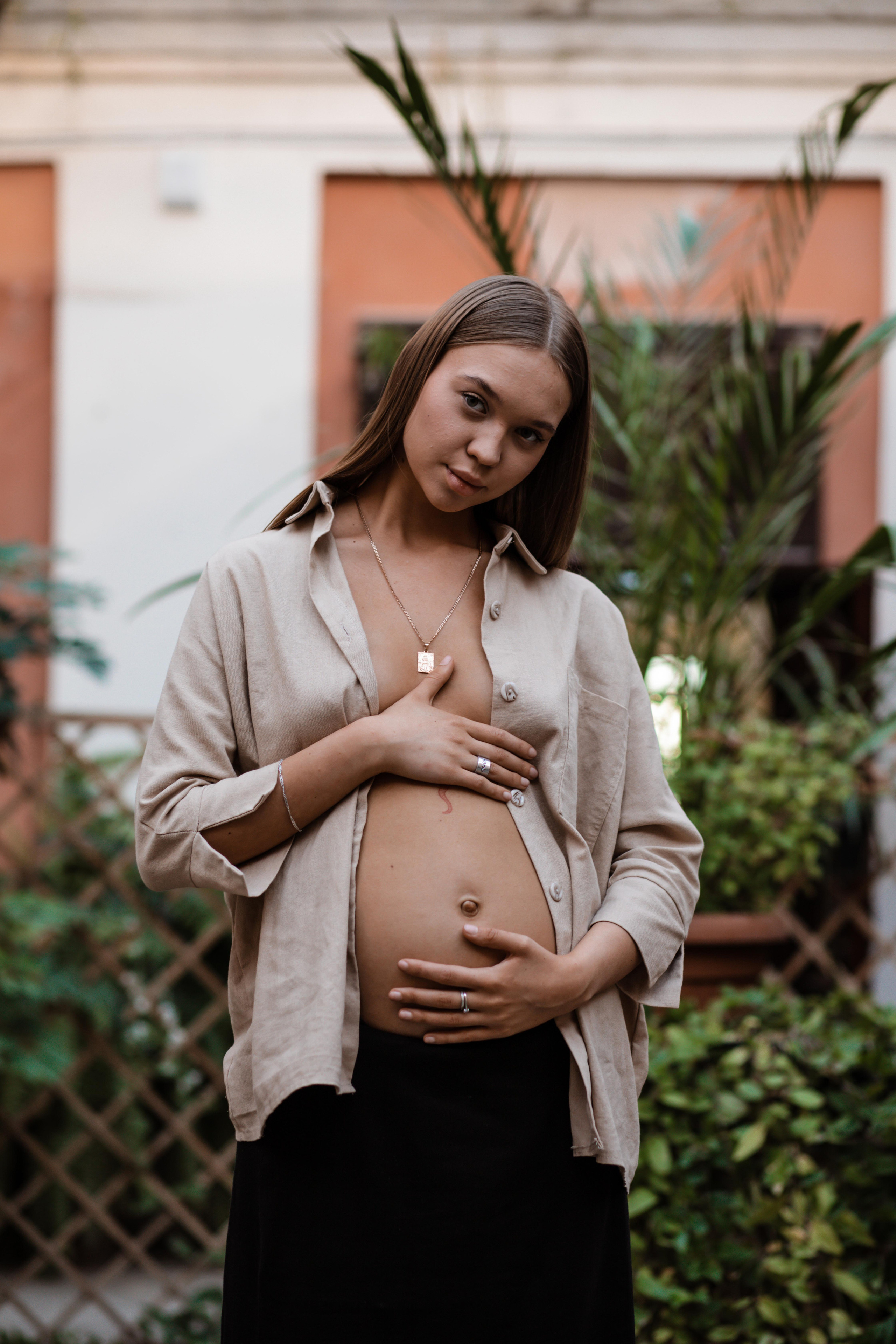 KSYUSHA. Yekaterinburg, Sochi, Istanbul, Tiflis-Bshari Zaana’da fotoğrafçı