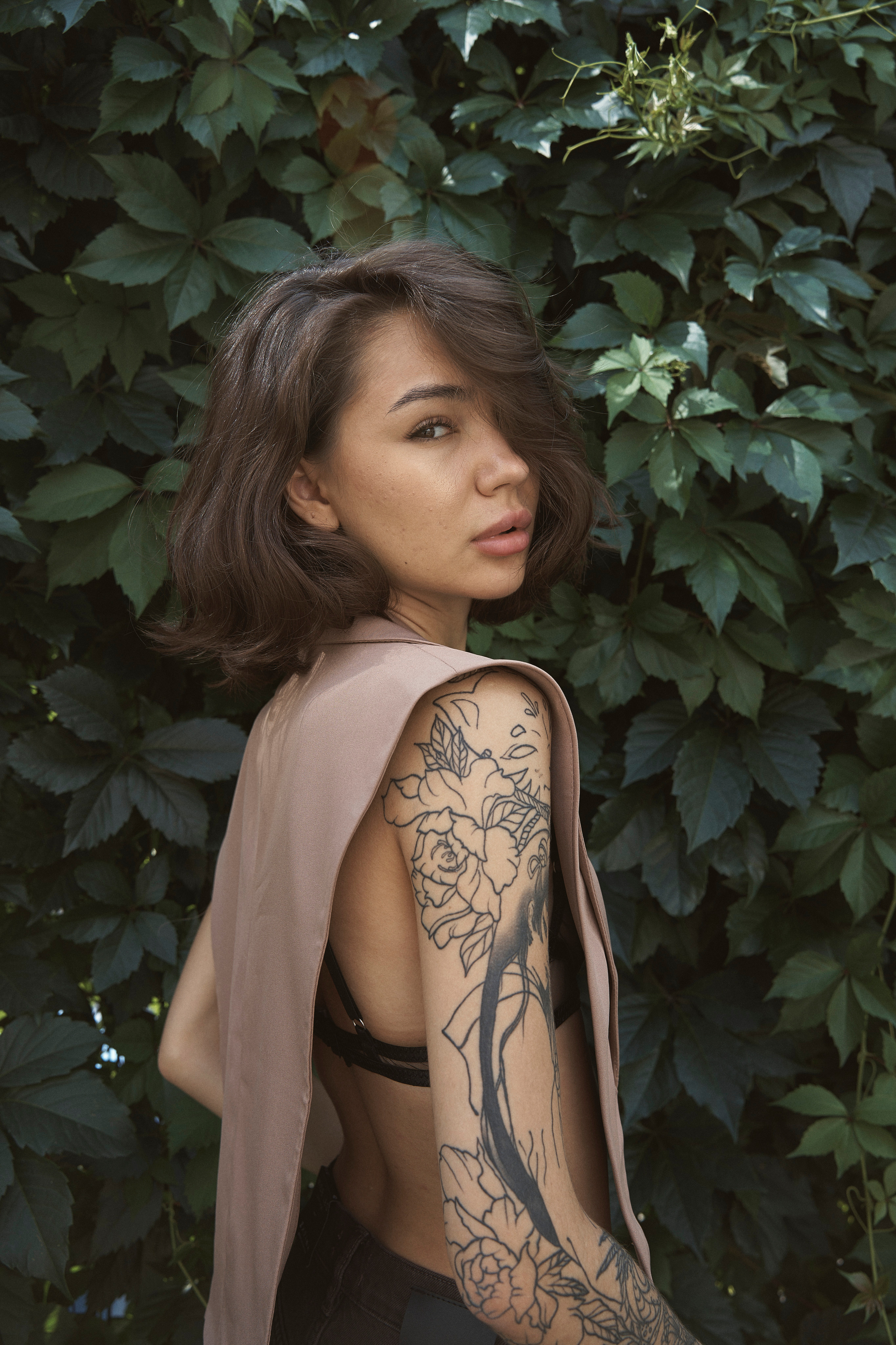 DELYA. Yekaterinburg, Sochi, Istanbul, Tiflis-Bshari Zaana’da fotoğrafçı