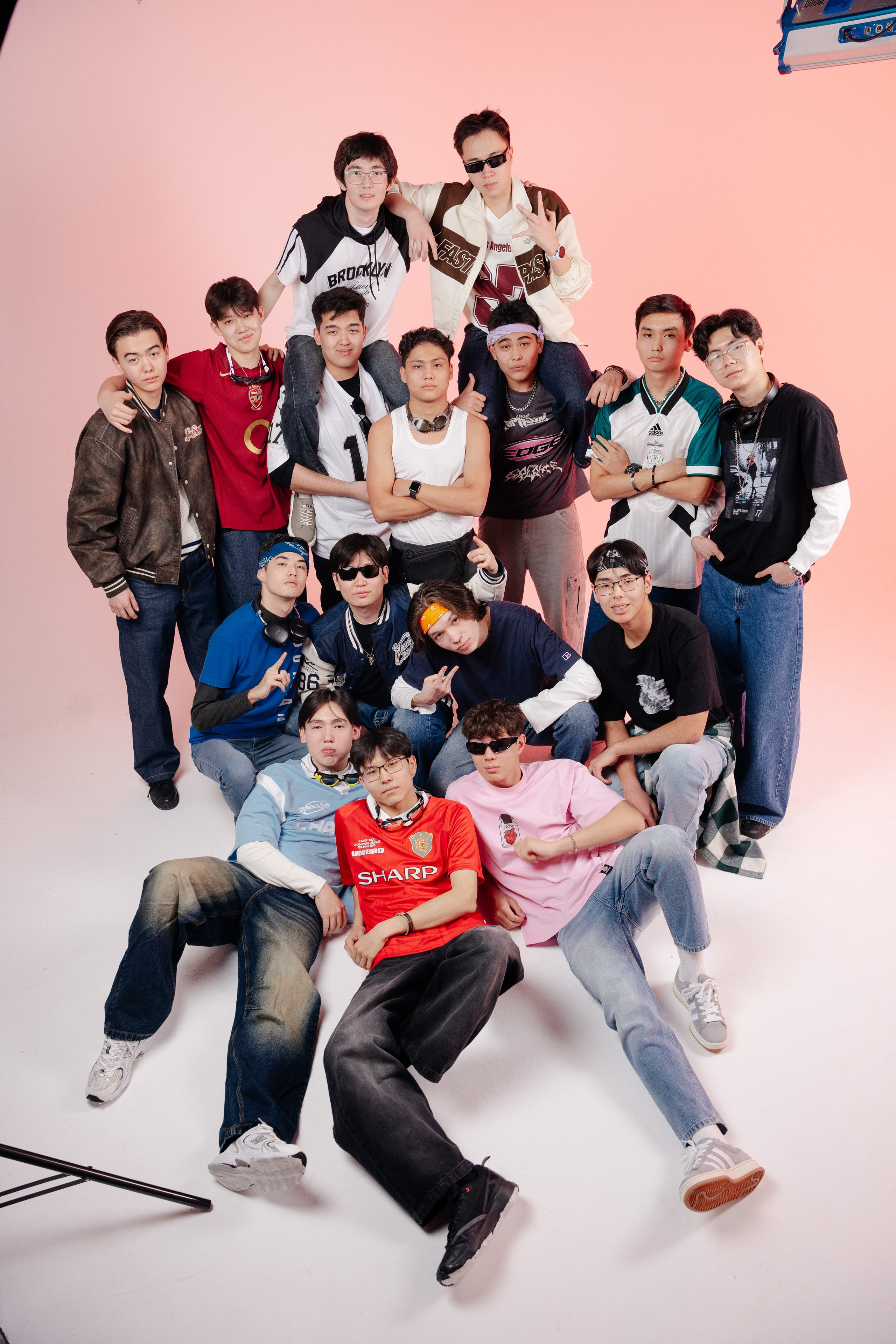 Общие кадры в студии. Выпускные альбомы в Нур-Султане (Астана) и по всему Казахстану