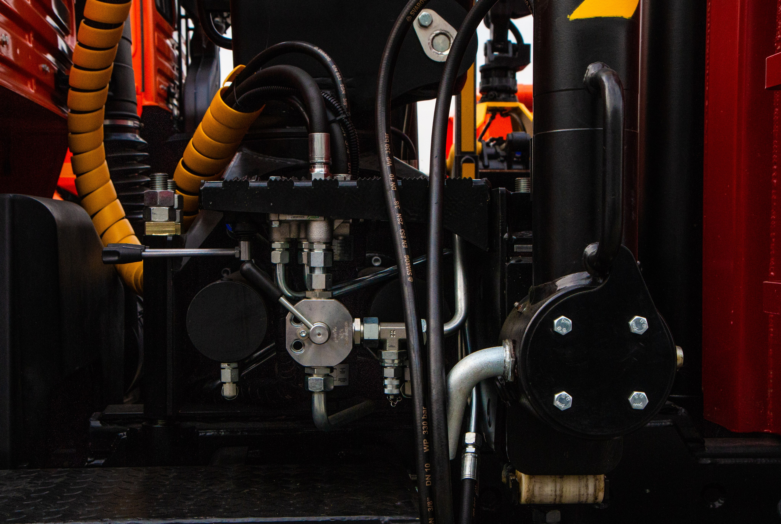 Трейд Актив Ресурс — ломовозы. Предметный и репортажный фотограф Алексей Кротов