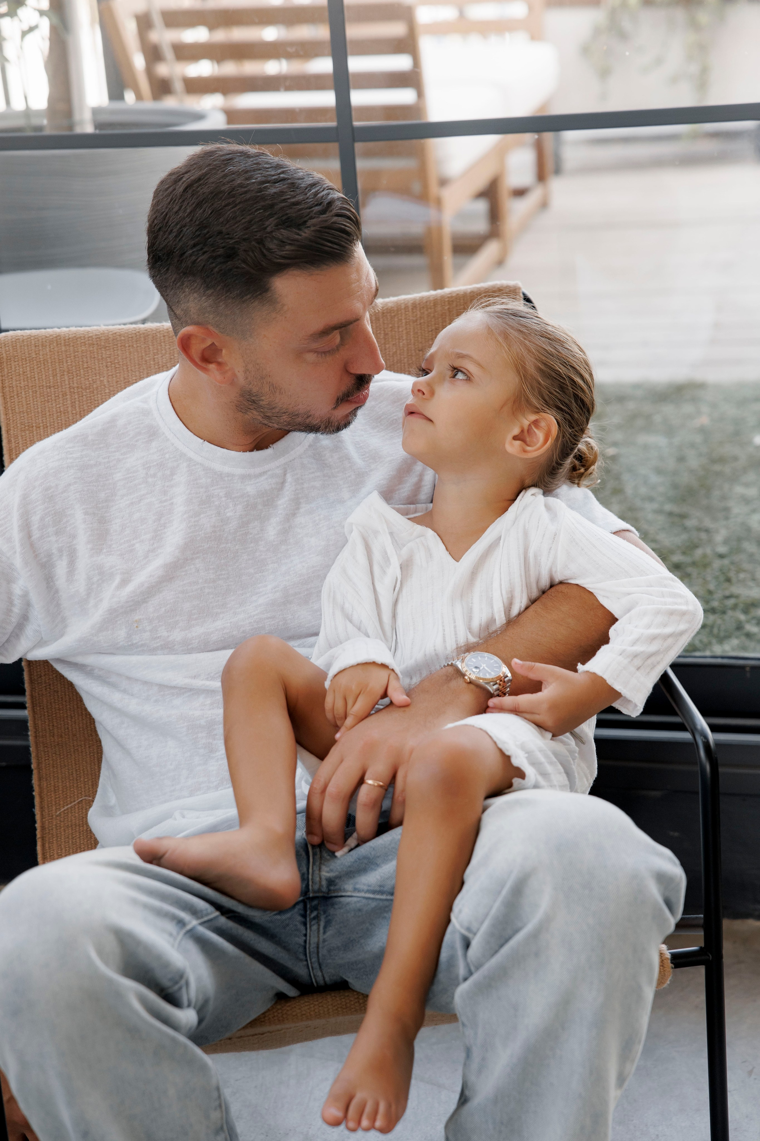 Pregnancy photoshoot inside the studio in Tel Aviv. Главная