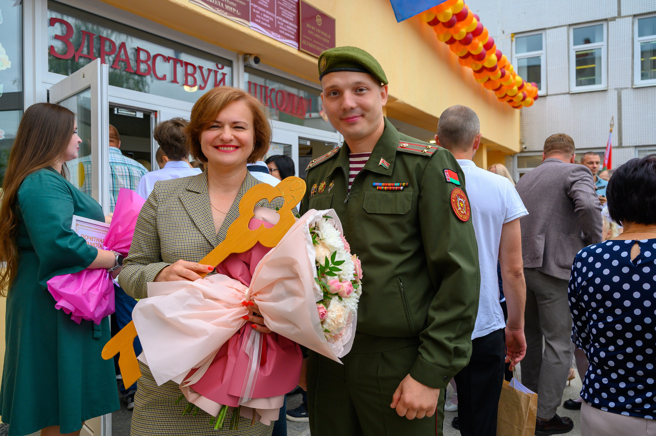 Вот звучит первый звонок, перед этим долгое приготовление к новому этапу в жизни, Яромир идет в школу. Фотоуслуги, услуги фотографа, фотографирование важных событий