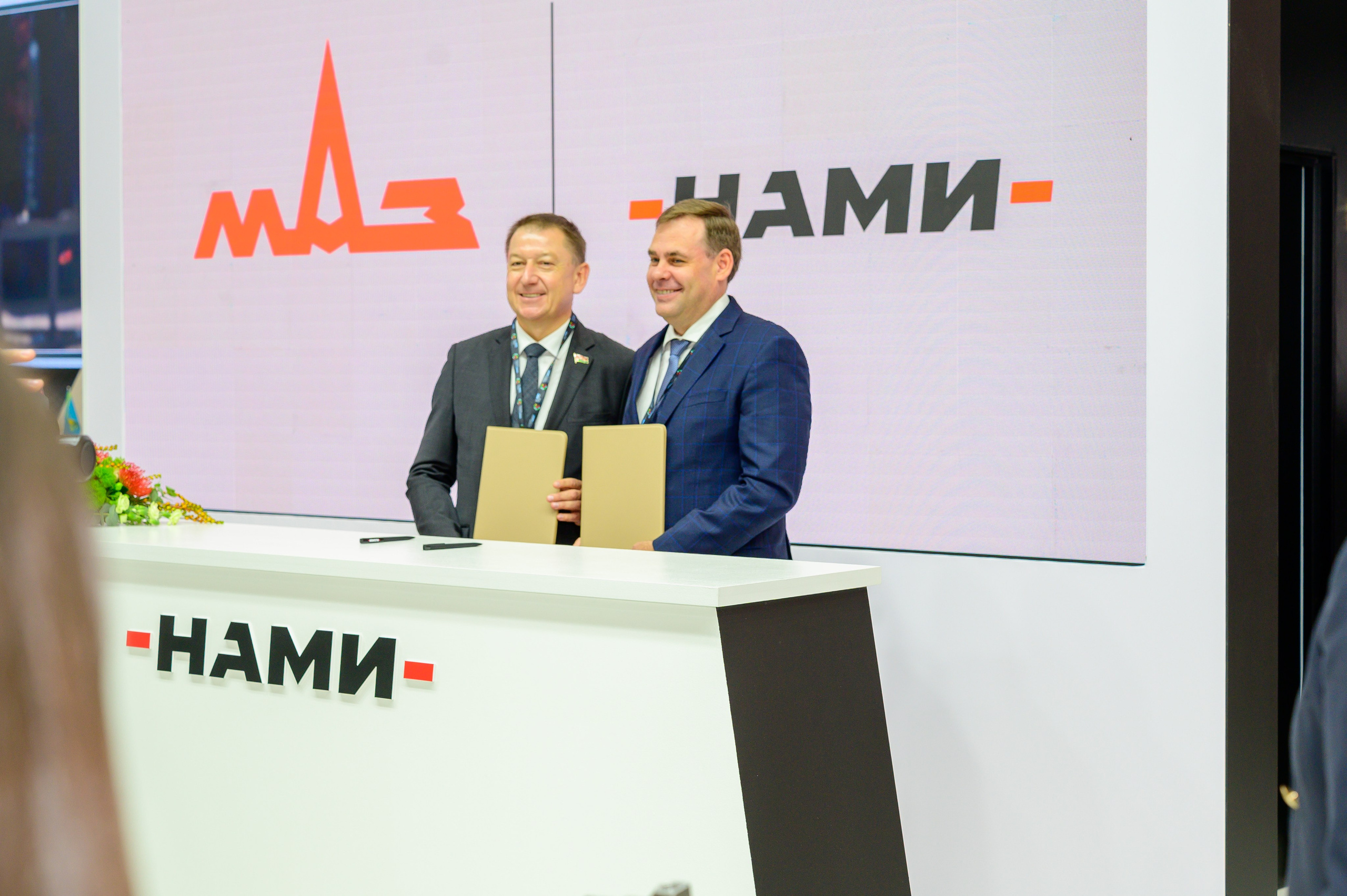 BigindustrialweekBelarus. Фотоуслуги, услуги фотографа, фотографирование важных событий