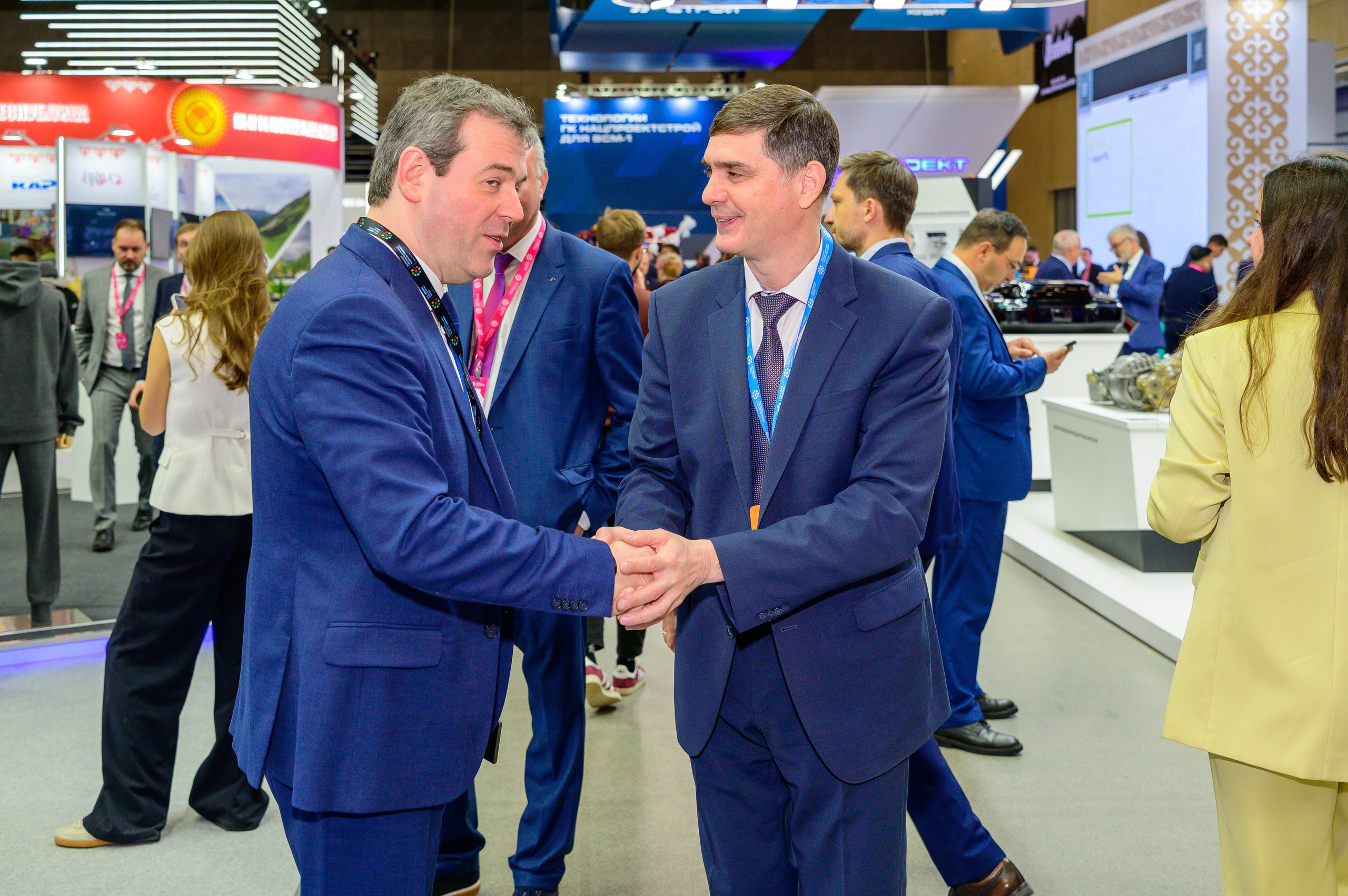 BigindustrialweekBelarus. Фотоуслуги, услуги фотографа, фотографирование важных событий