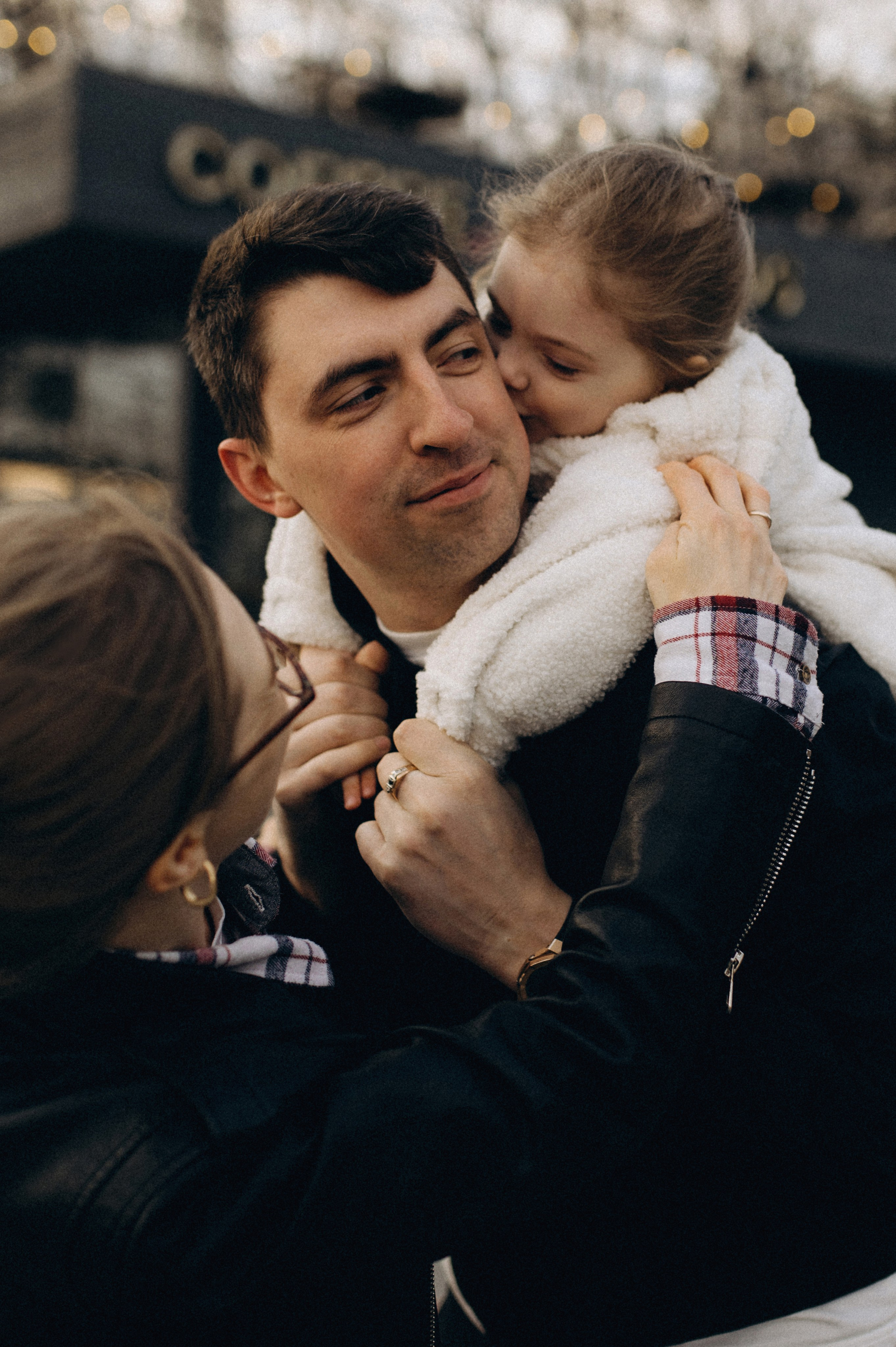ВЕСЕННЯ ПРОГУЛКА НА НАБЕРЕЖНОЙ. Семейный фотограф в Новосибирске Женя Индрикова