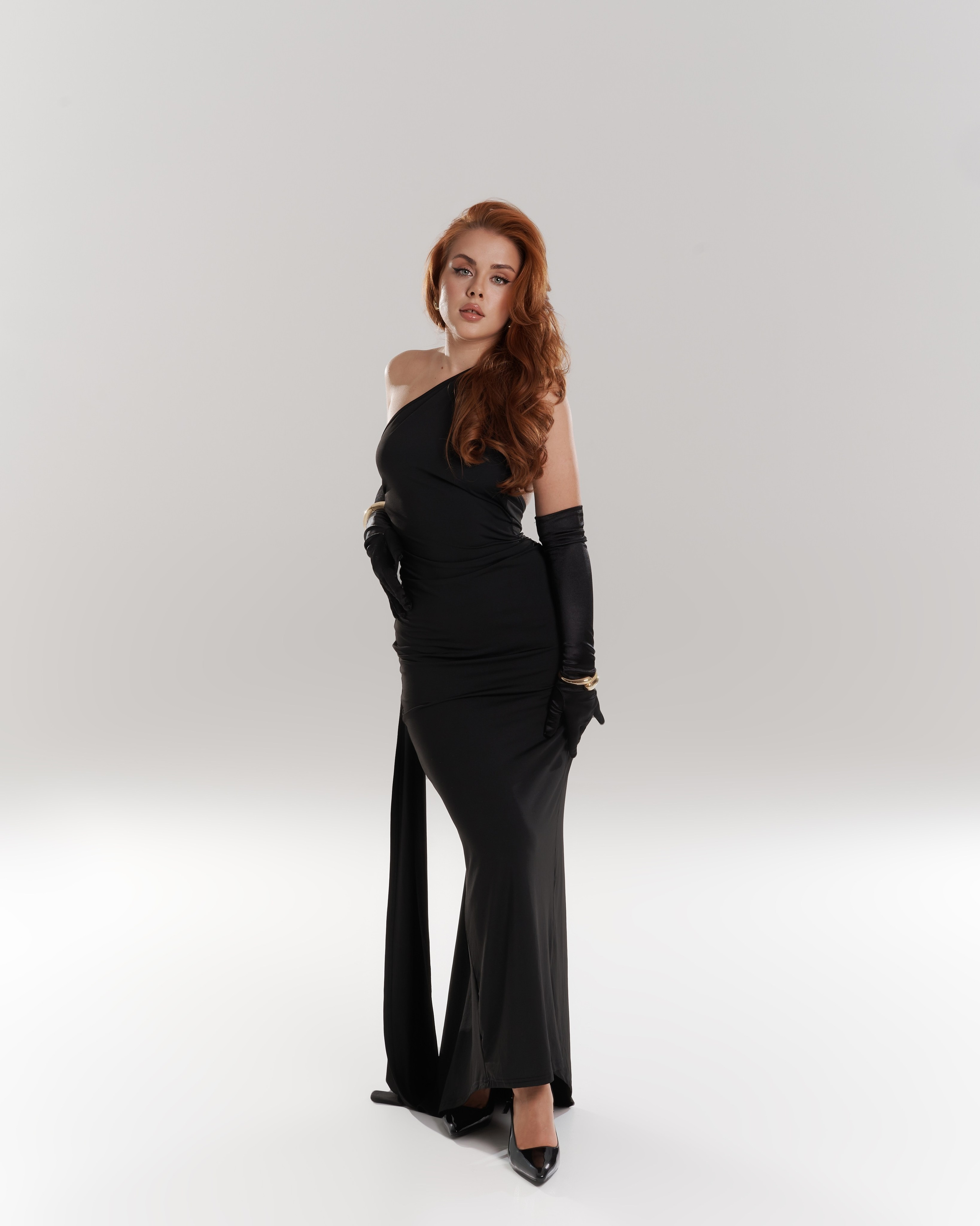 Индивидуальная женская фотосессия с искусственным светом