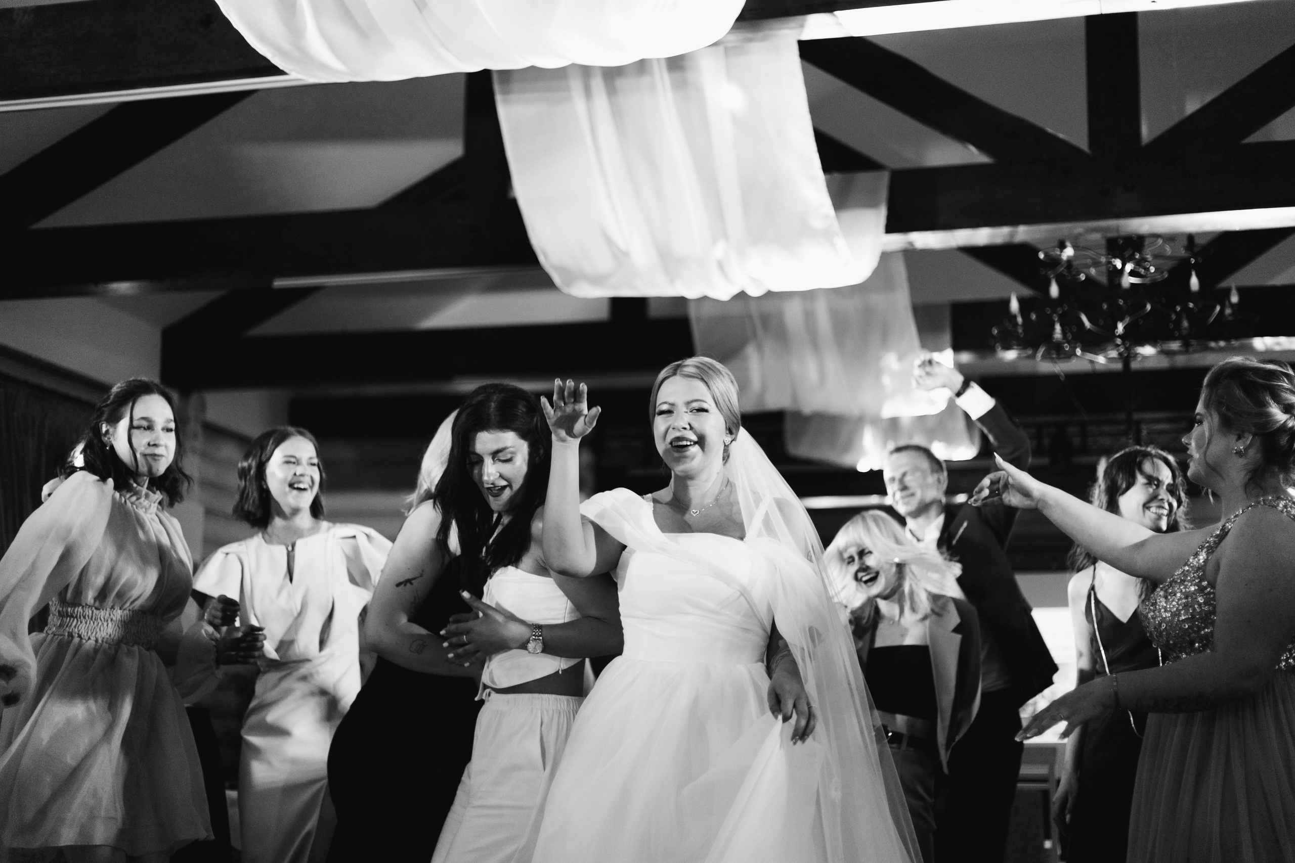 Фотограф на свадьбу. Фотограф в Минске Ира Сюбарева