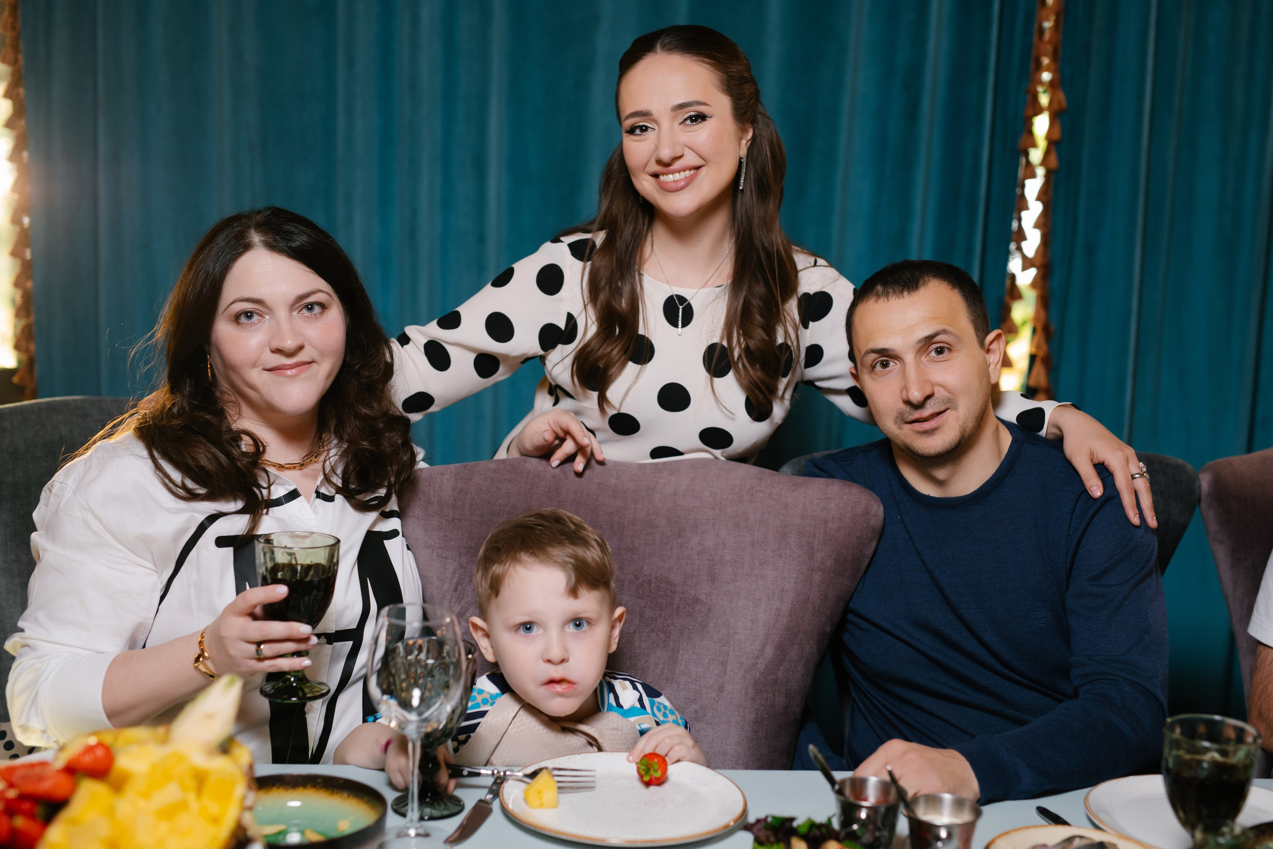 День рождения Роксаны, ресторан Лев Голицын