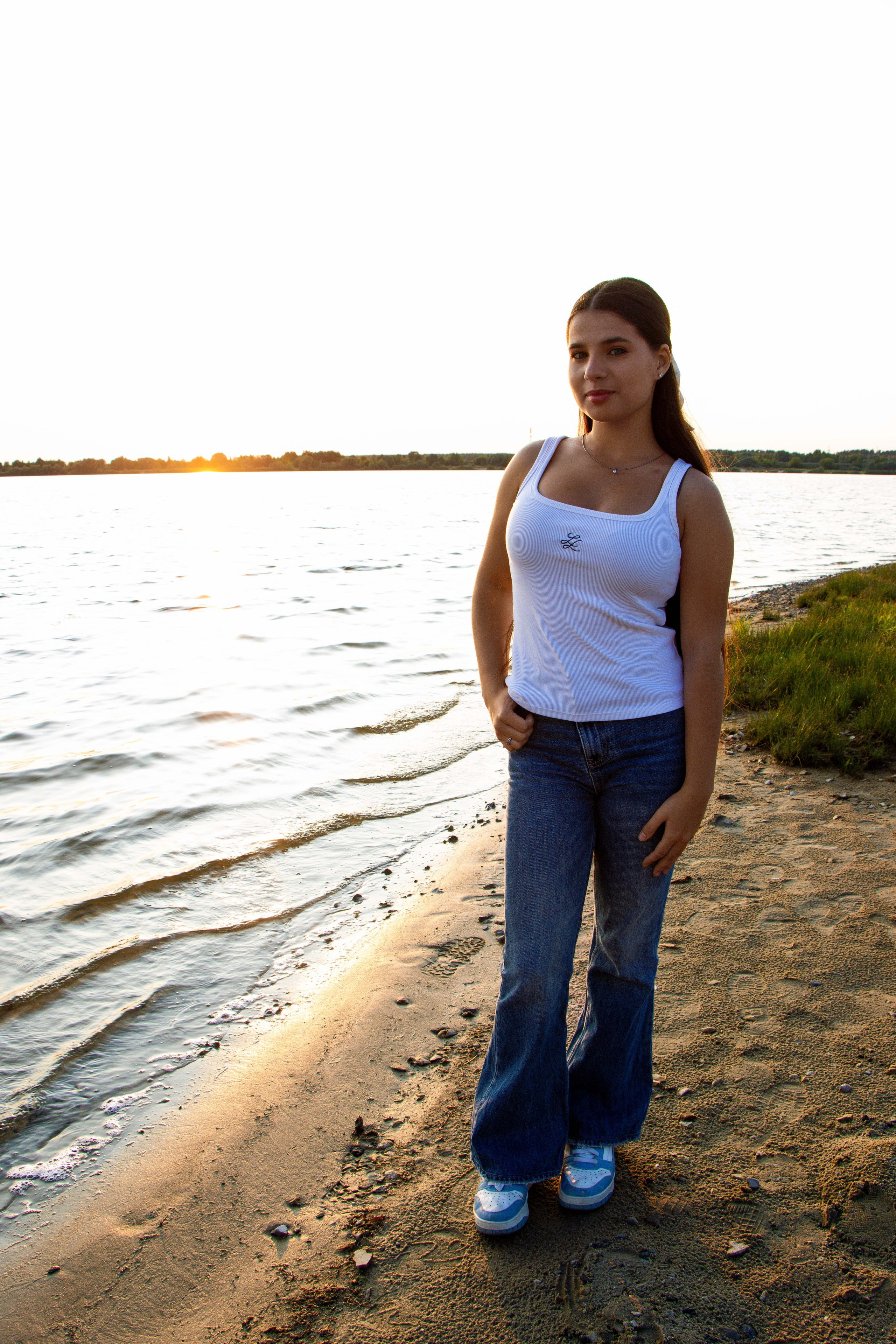 Эмилия у озера. Фотограф Татьяна Матрос