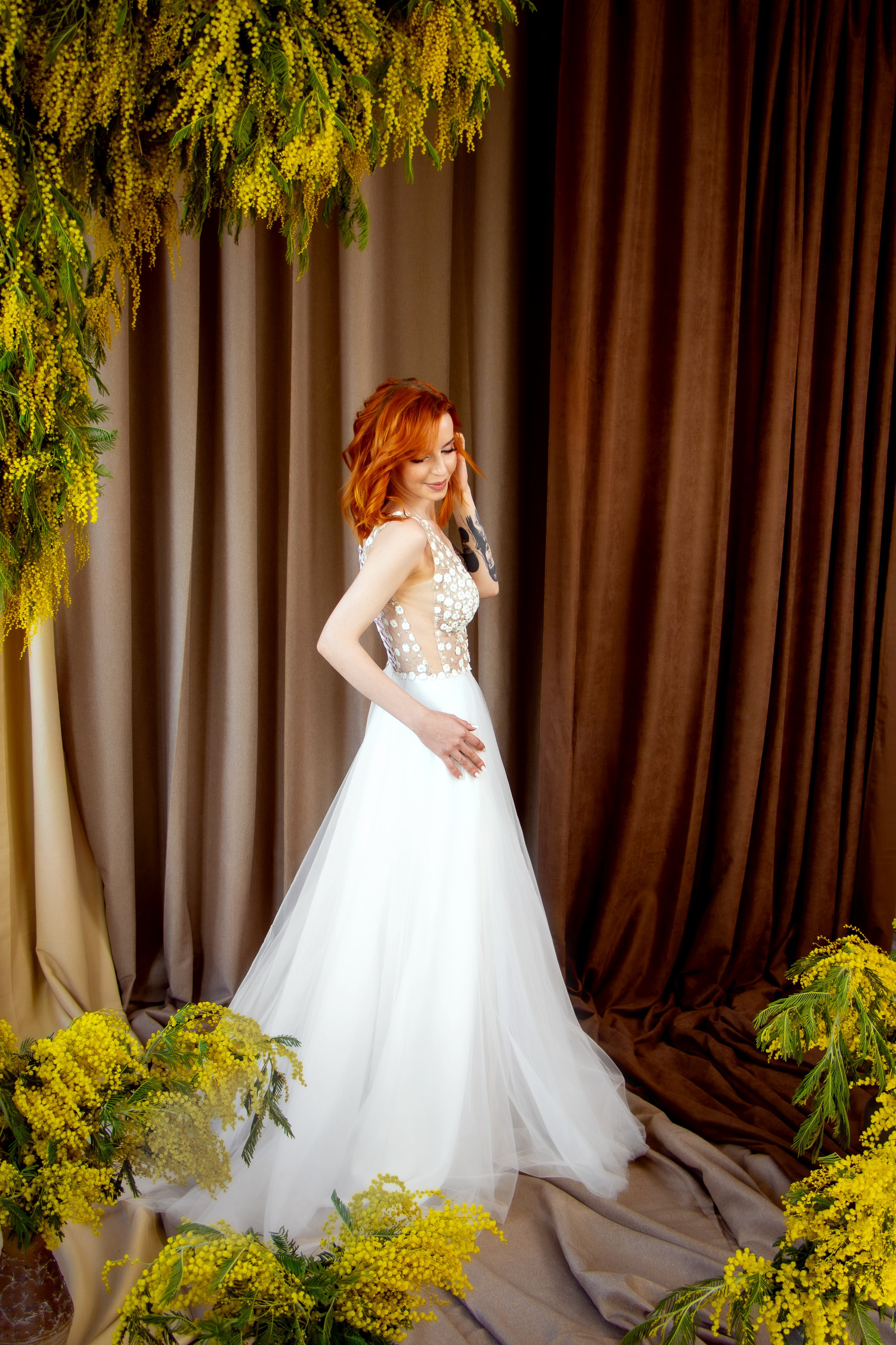 Анна в мимозе. Фотограф Татьяна Матрос