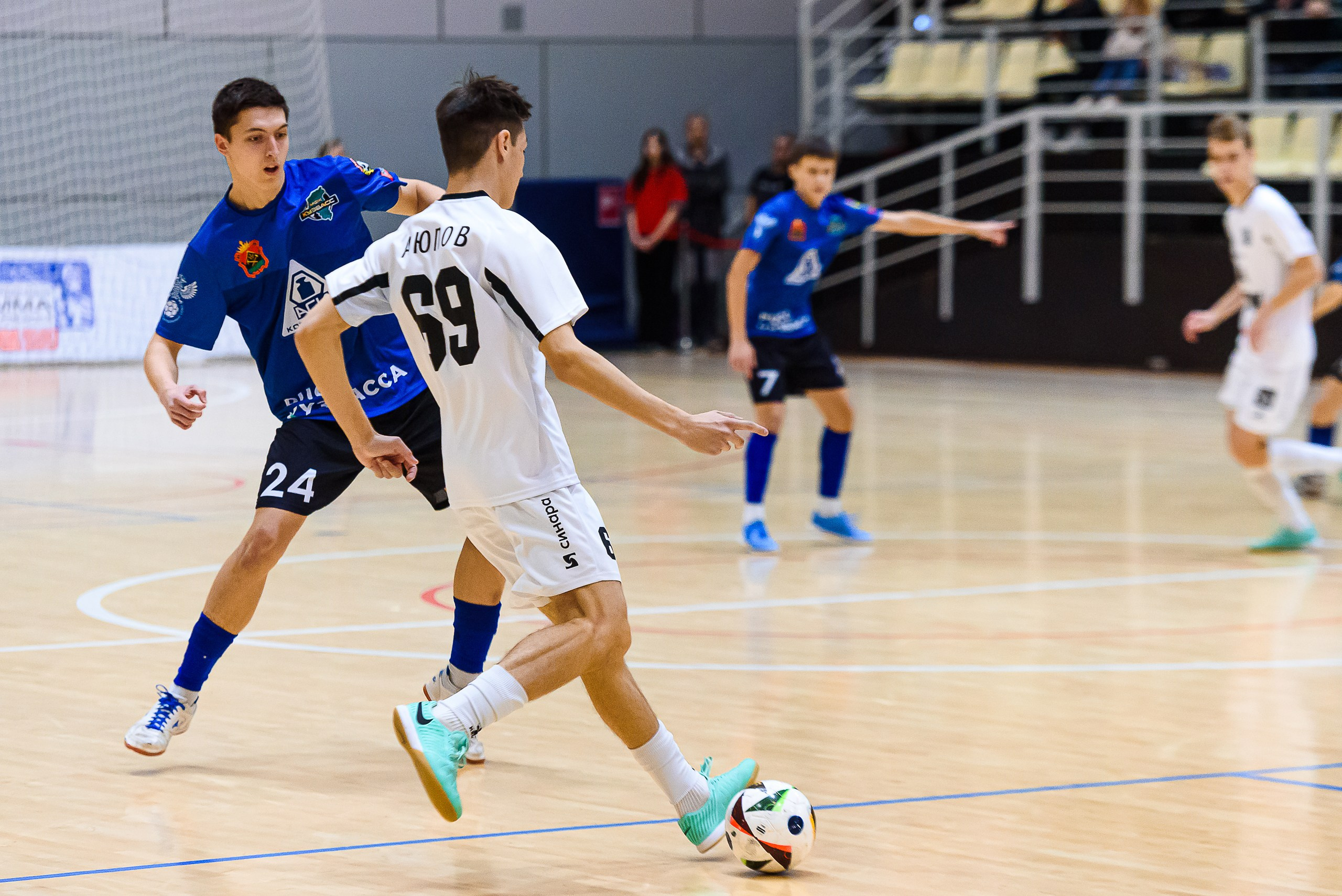 Высшая лига по футзалу — Сезон 2024-2025 — 2ой тур. Репортажный фотограф в Кемерово