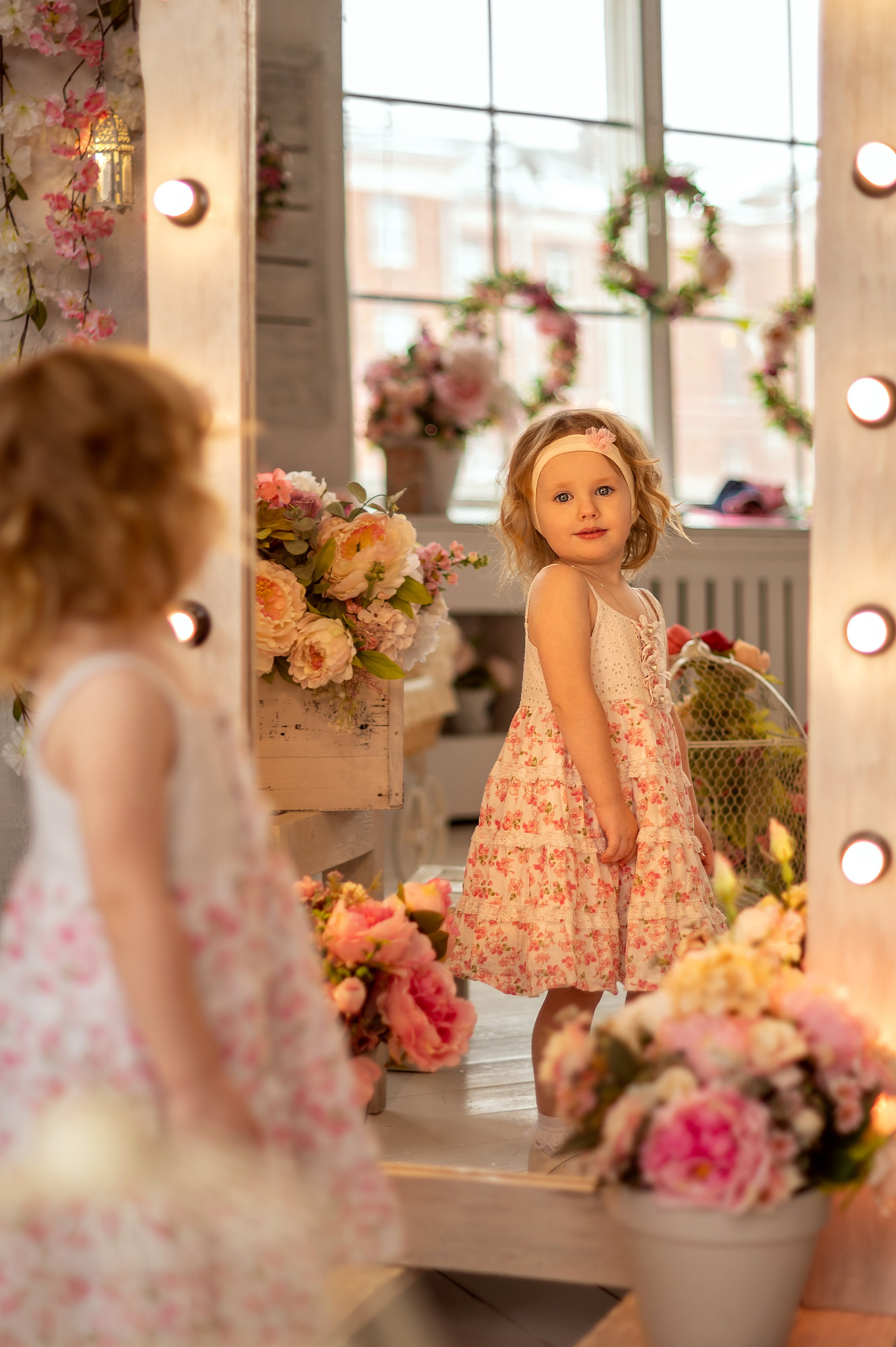 Весенняя фотосессия в Леонардо студио. Детский и семейный фотограф г. Москва Оксана Катаджи