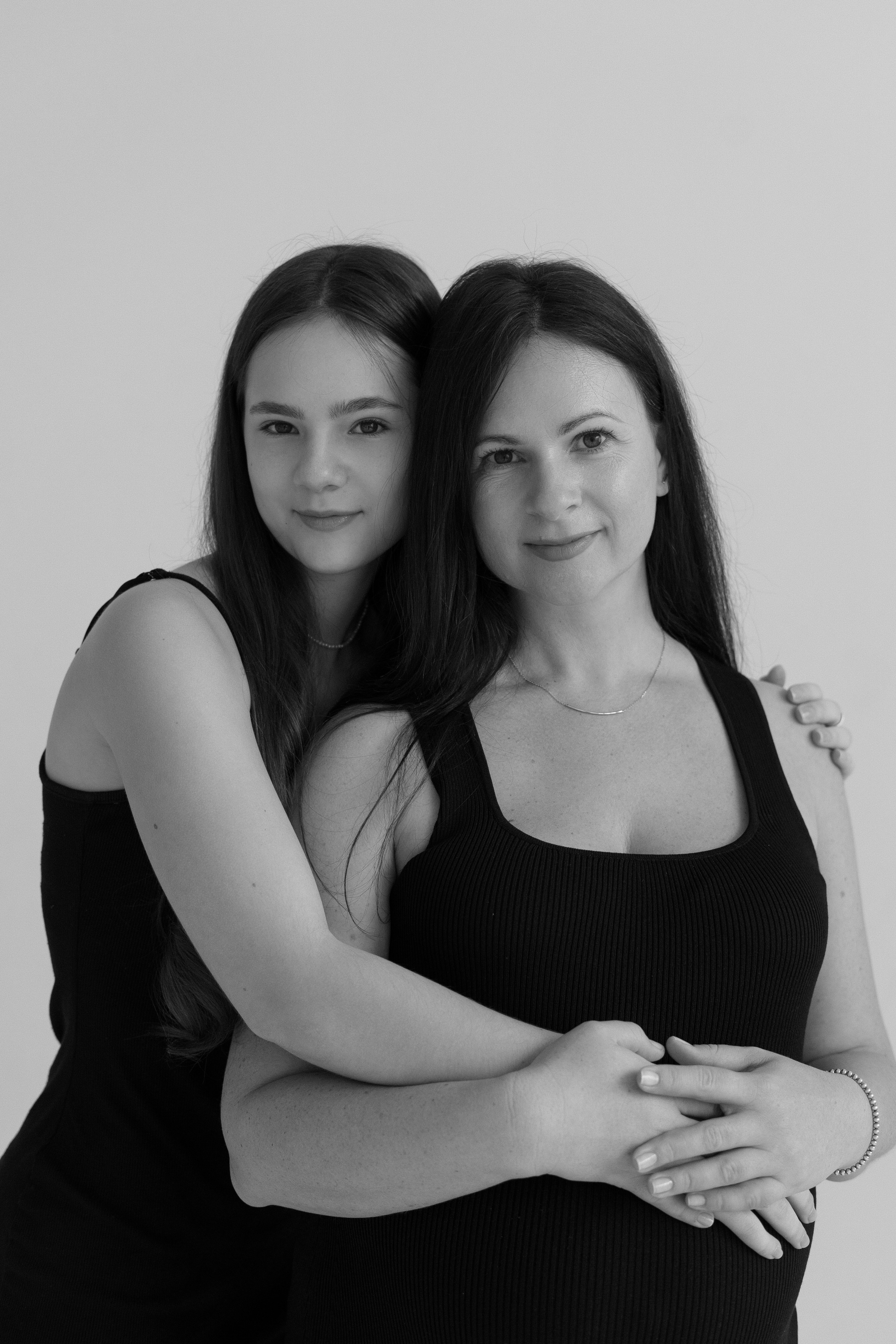 Оля, Настя, Кристина, Катя. Главная