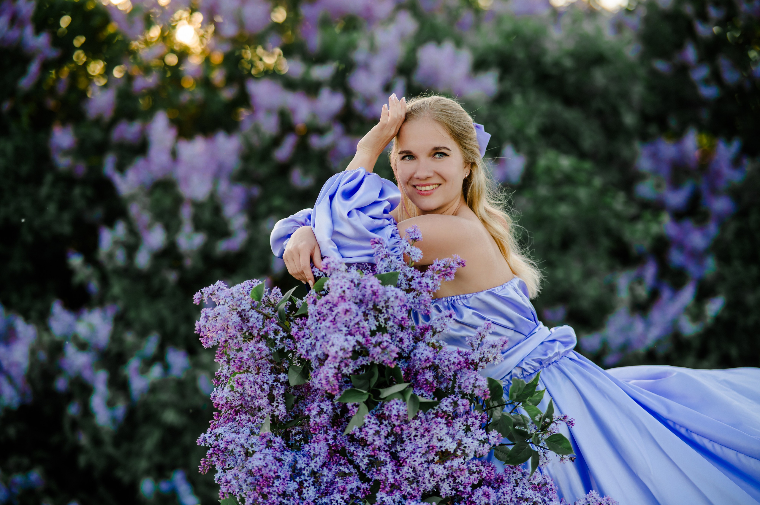 Юлия и сирень. Свадебный и семейный фотограф Евгения Кононова